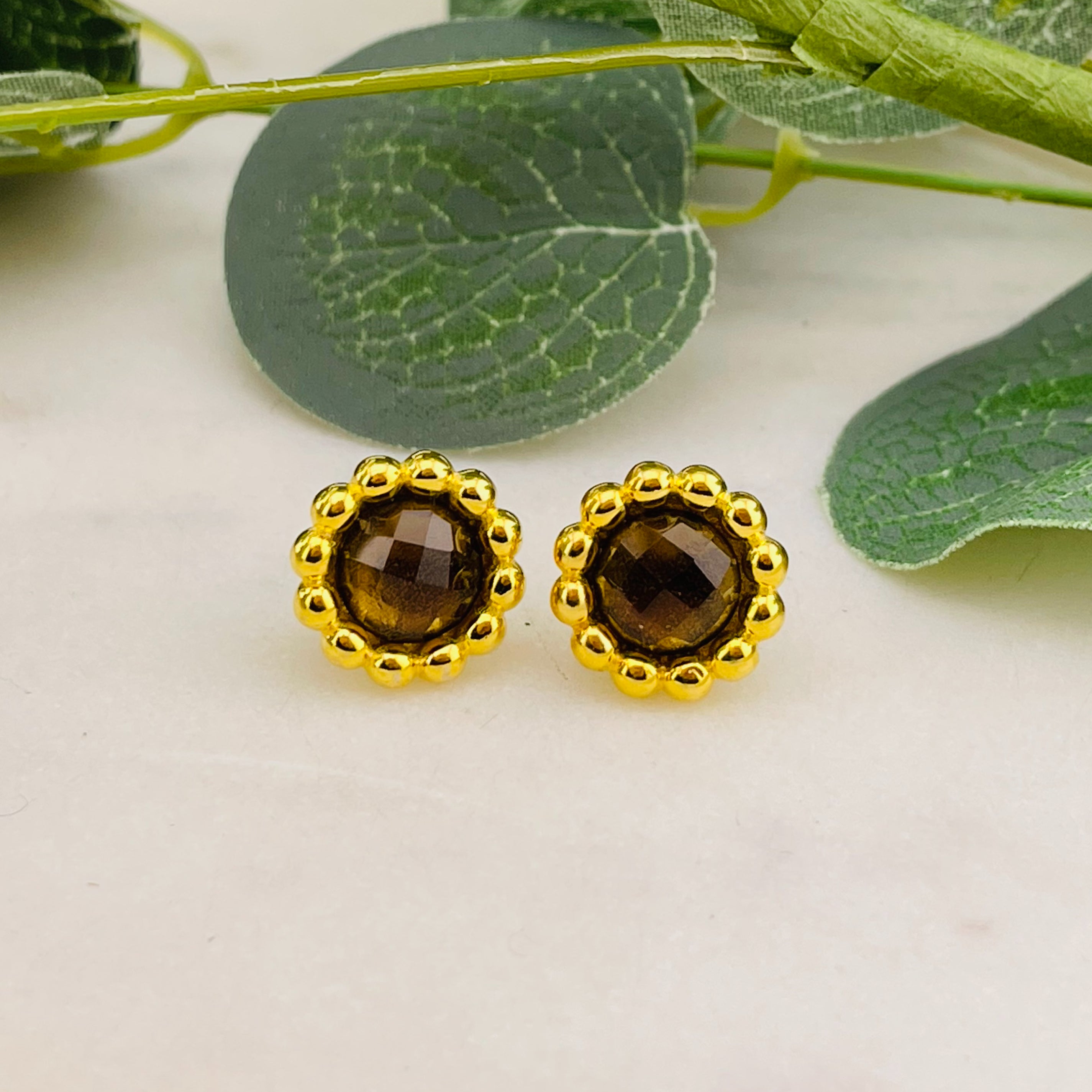 Goldohrstecker mit Rauchquarz Boho-Style Zyna