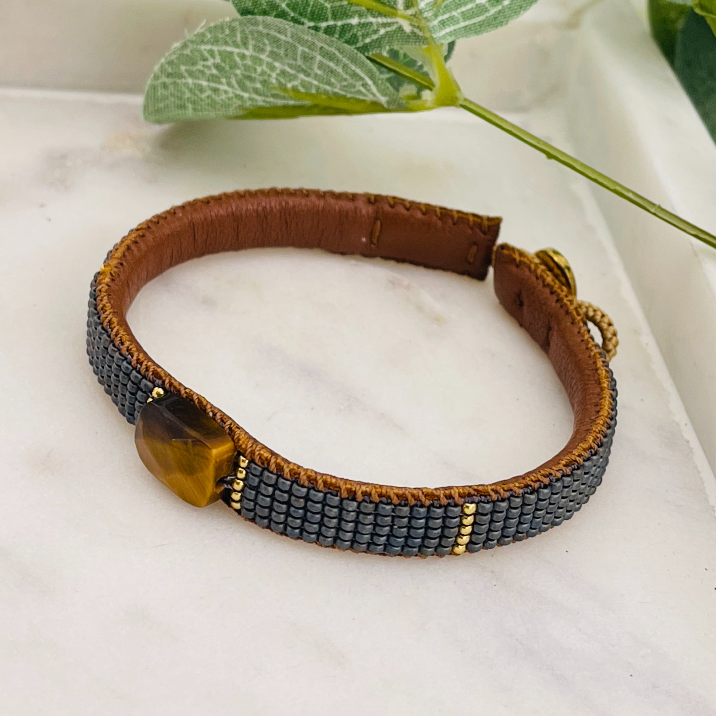 Lederarmband mit gewobenen Perlen Anthrazit Ted Gun