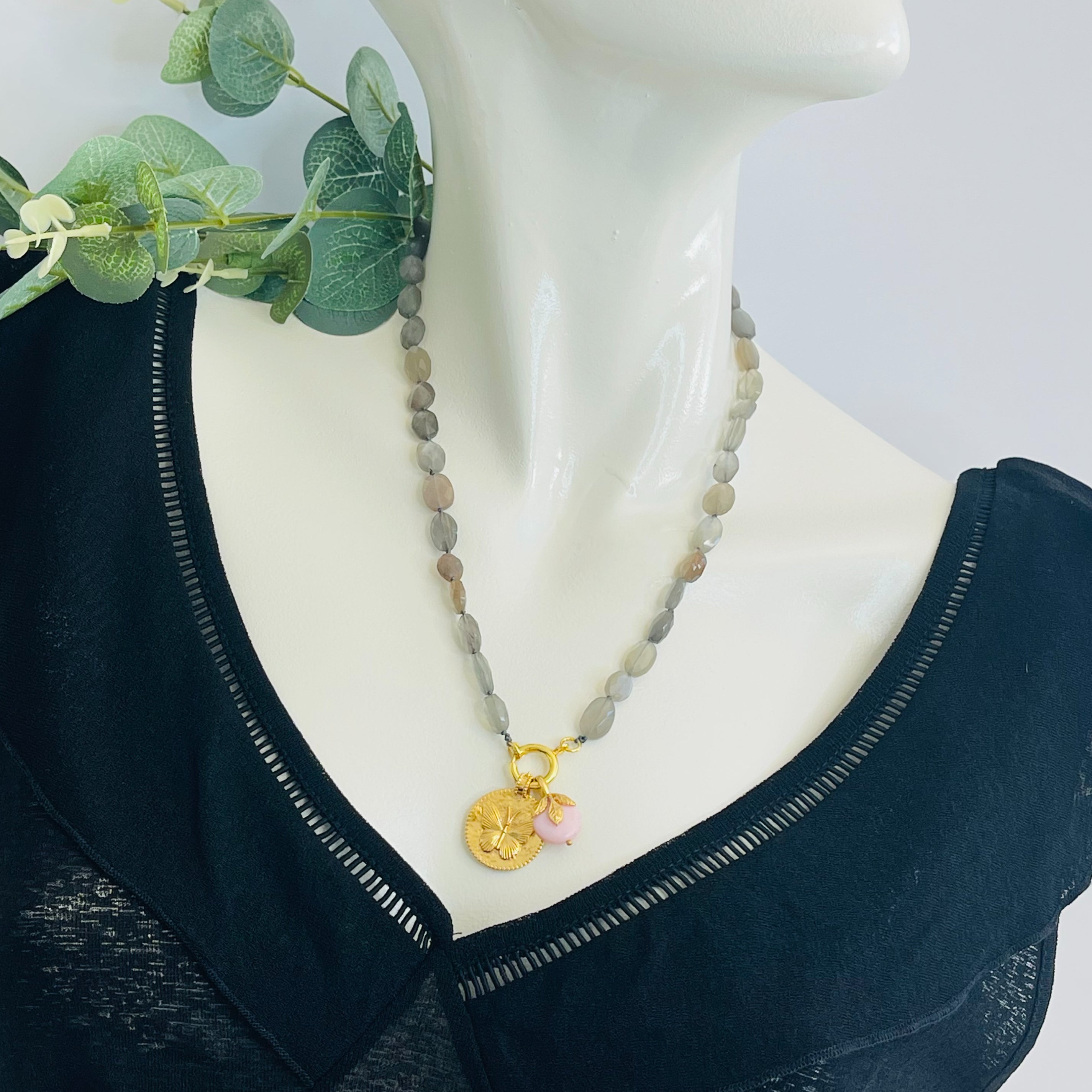 Trendige Halskette mit Opal und Mondstein Pink Sand Drezden