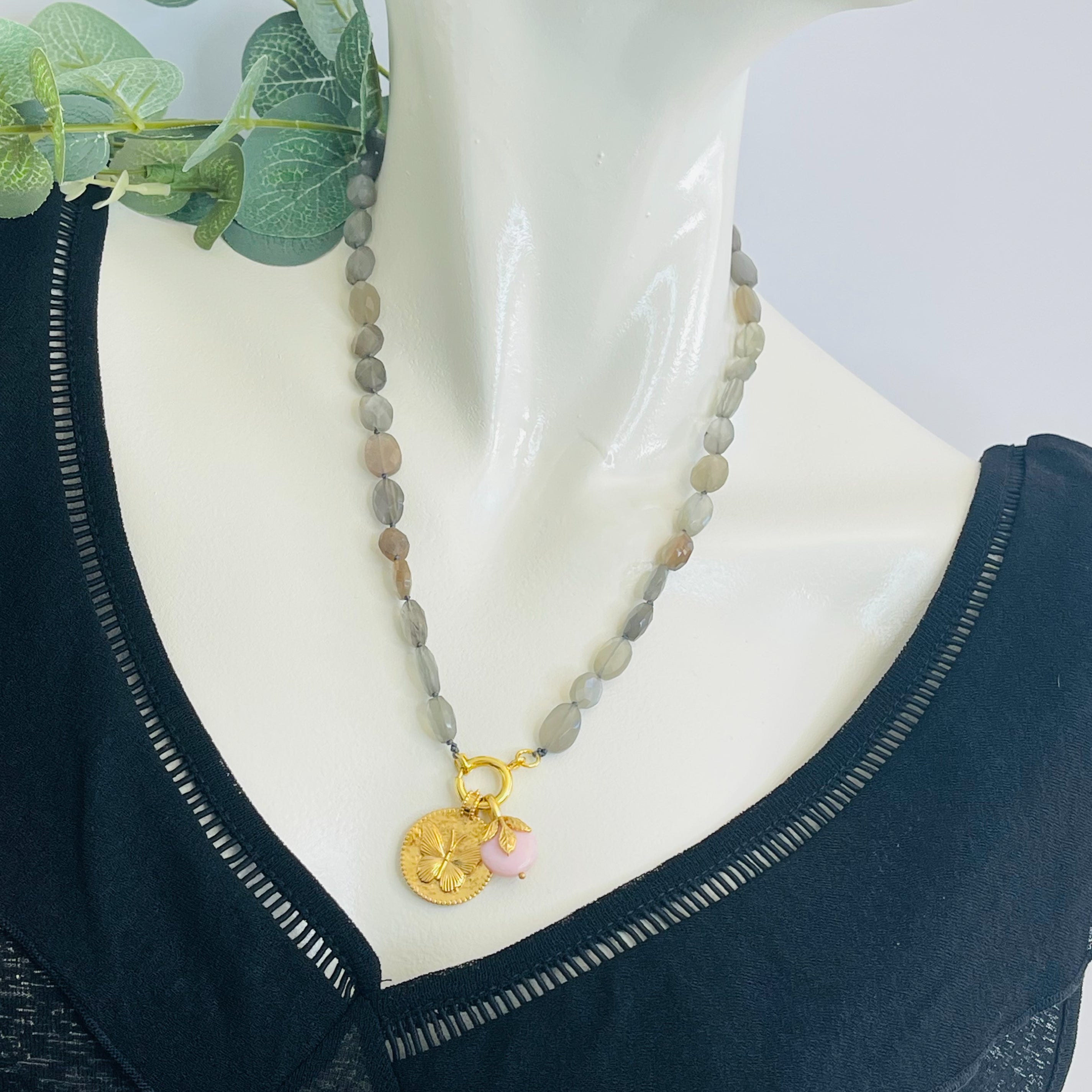 Trendige Halskette mit Opal und Mondstein Pink Sand Drezden