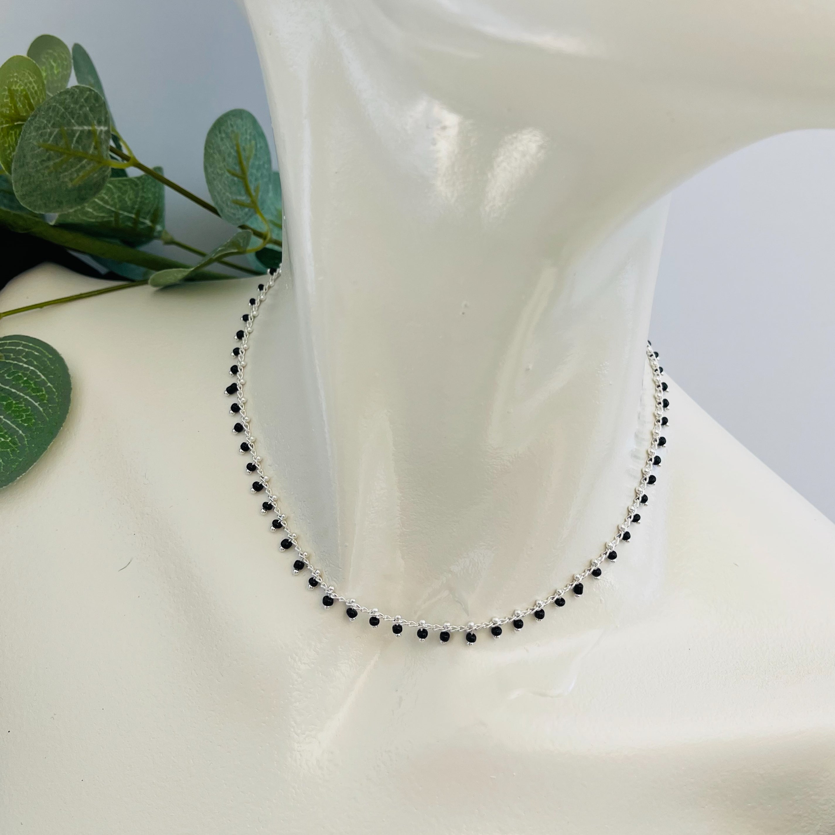 Feine Boho Silberkette mit schwarzen Perlen Bairo Malla
