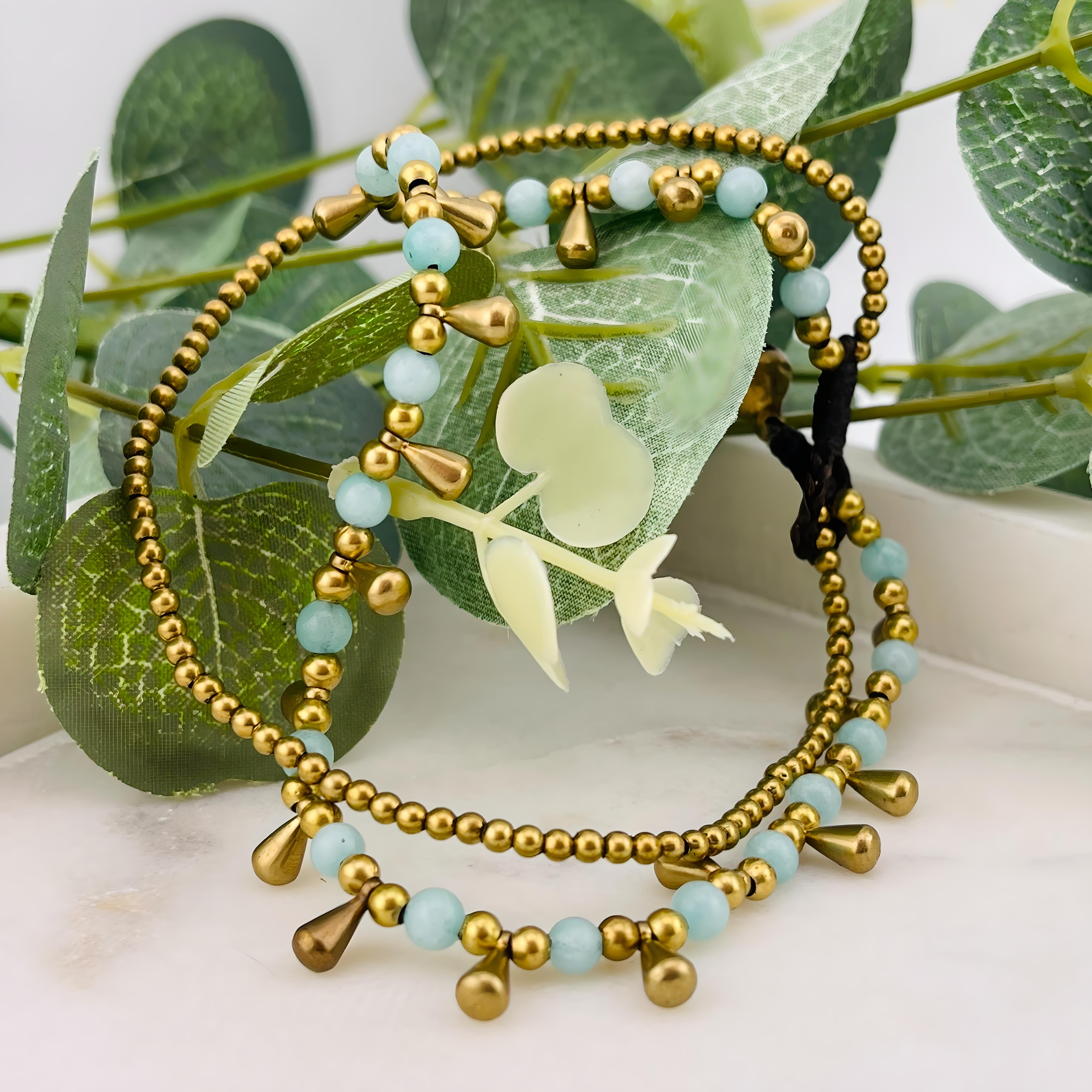 Verspieltes Boho-Fusskettchen mit Gold und türkis Perlen Keira