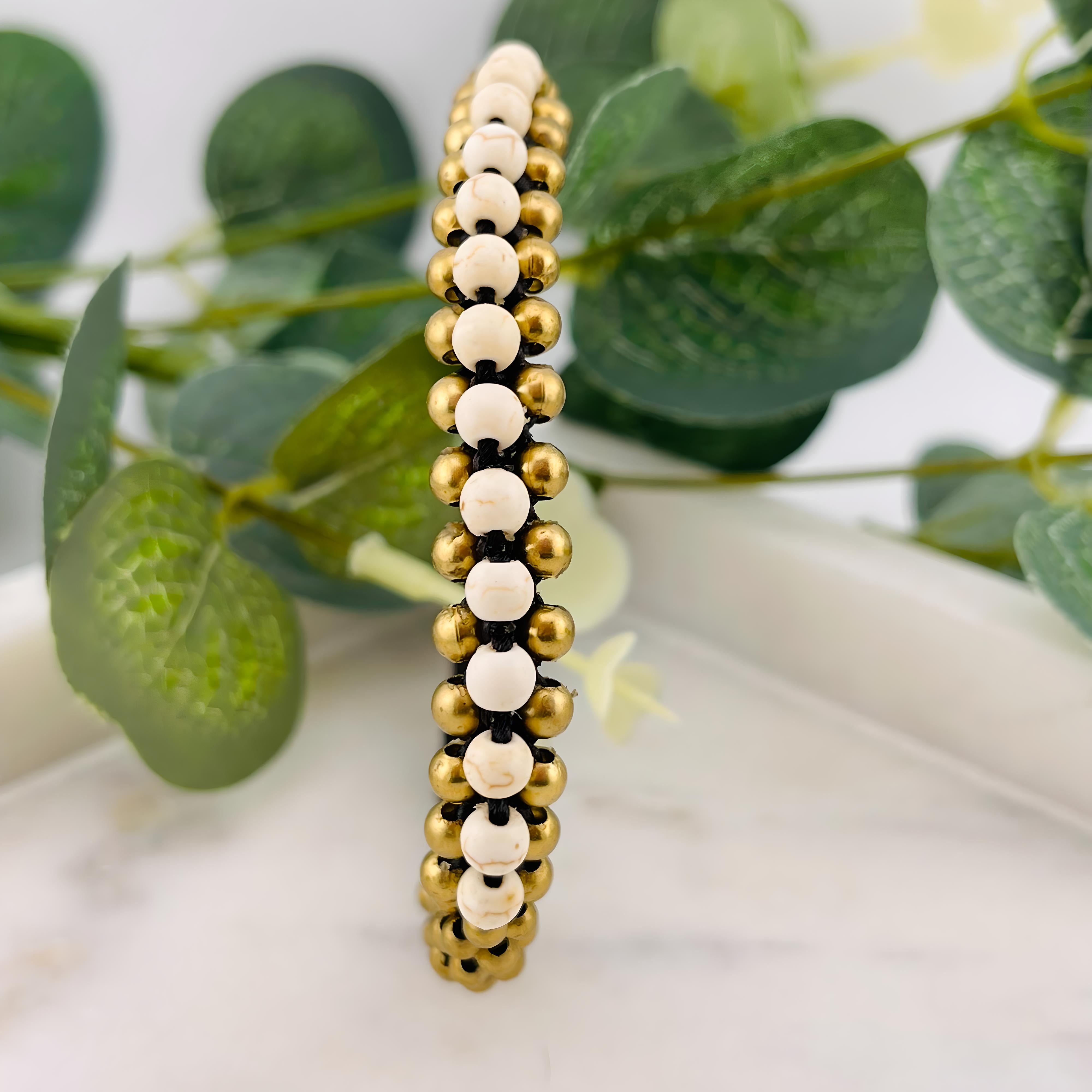 Boho Fusskettchen mit Perlen in Weiss und Gold Kali