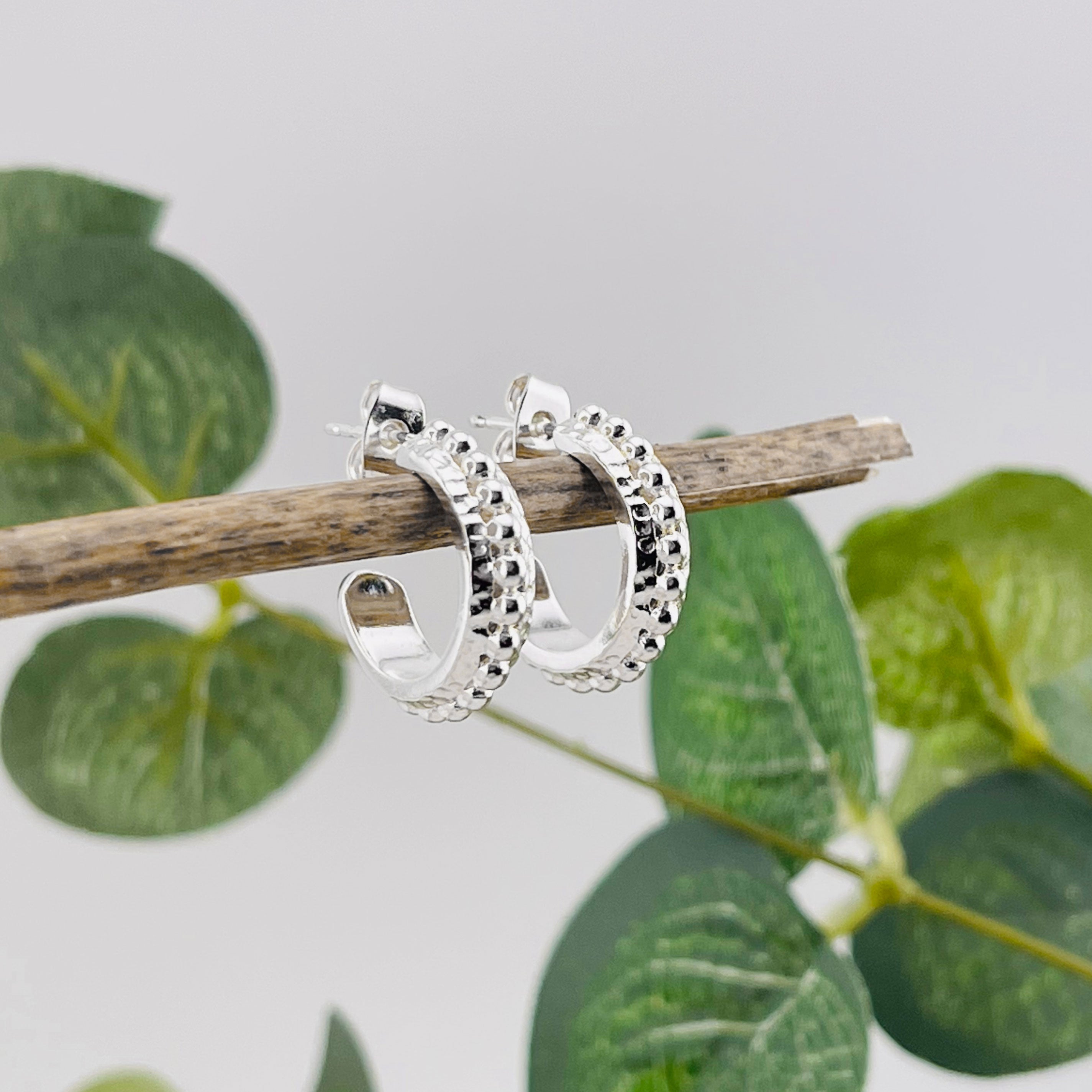 Kleine Silber Creolen-Ohrringe mit Boho-Design Pink Sand Lena