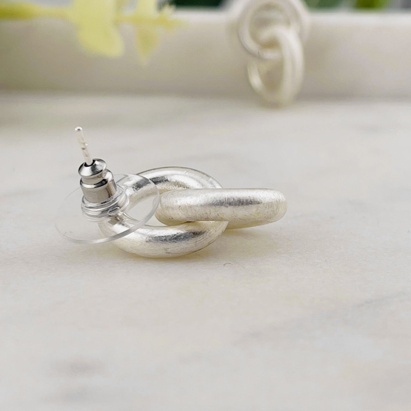 Nordisch Design Ohrringe in Silber mit Ringanhängern Oria
