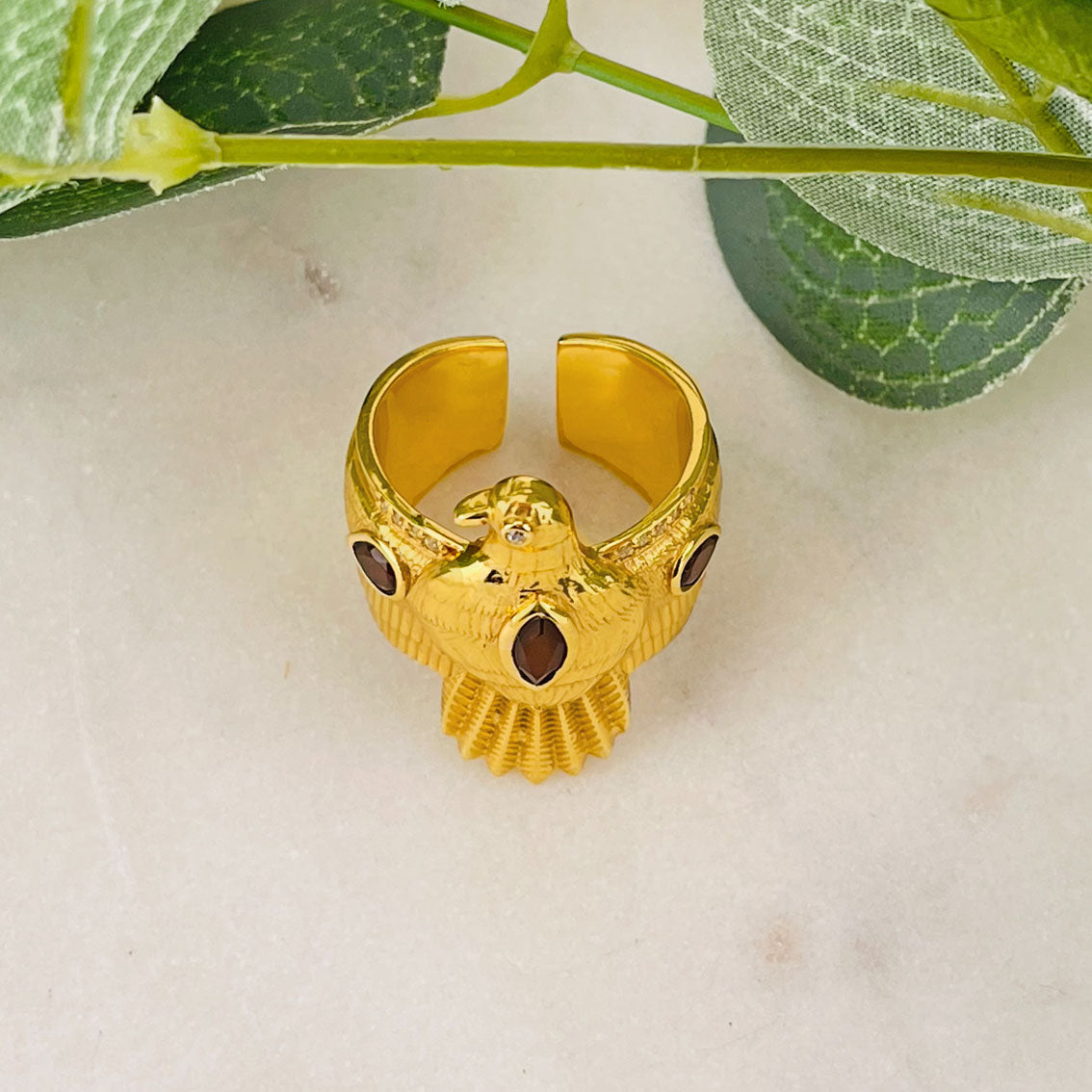 Pink Sand grosser Goldring mit Vogel-Motiv Kain
