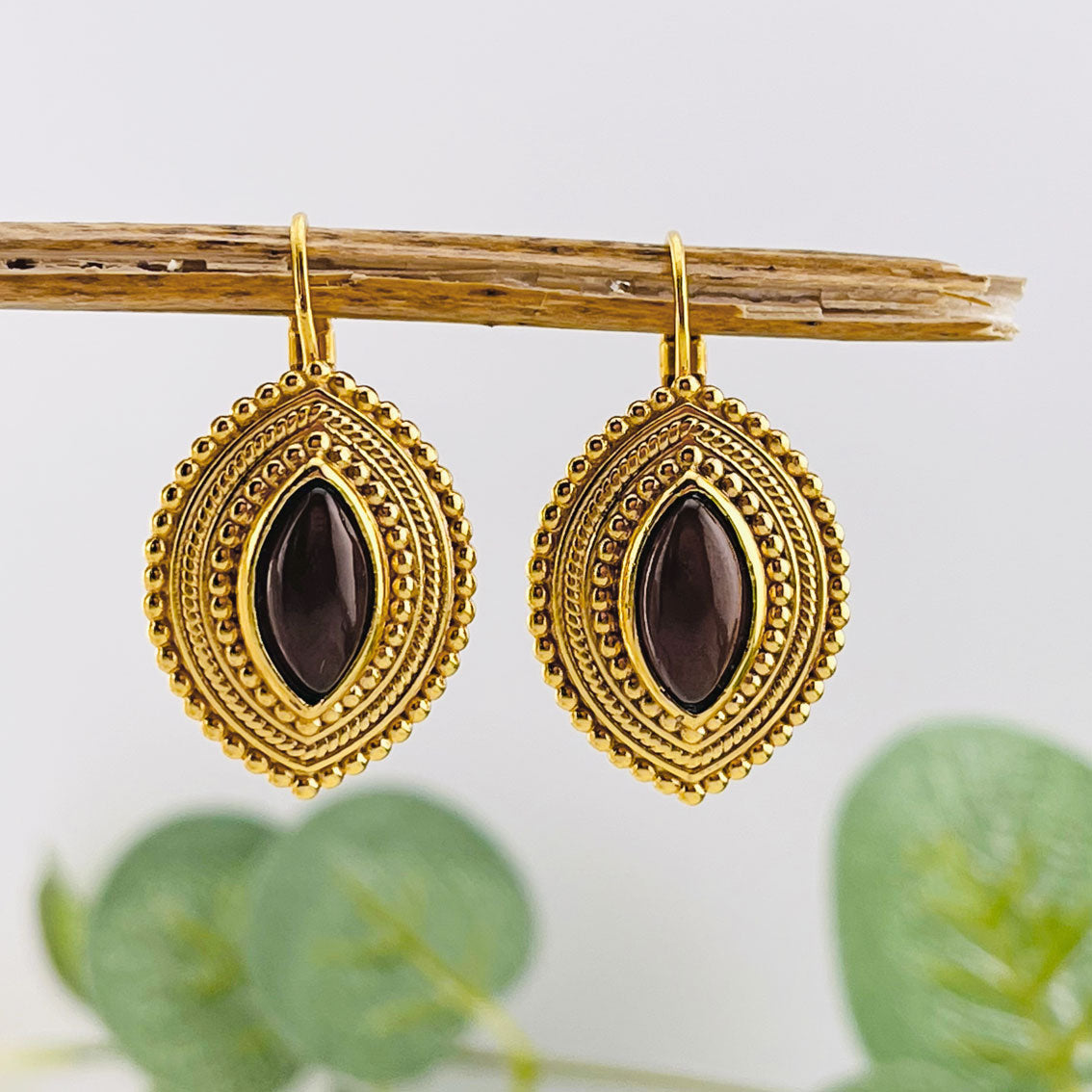 Pink Sand Ohrringe Vintage hängend Gold mit braunem Achat Sudona