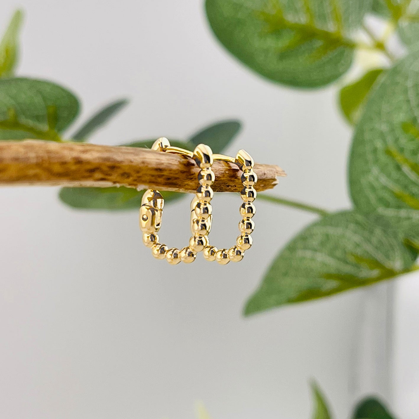 Rechteckige Klick-Creolen Gold mit Boho Chic Look Mentilla