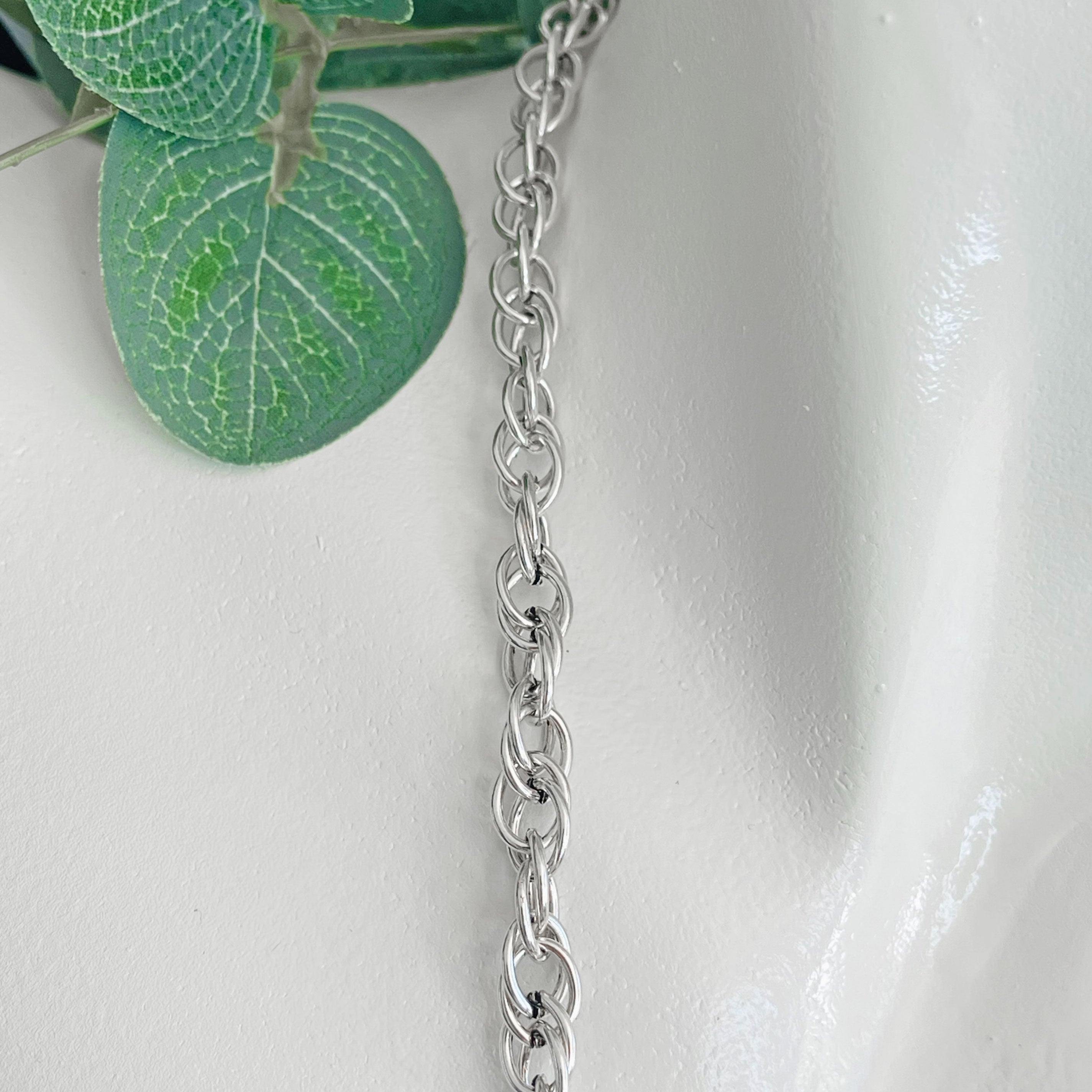 Urbane Silber Halskette mit blauem Swarovski Ronya Blue