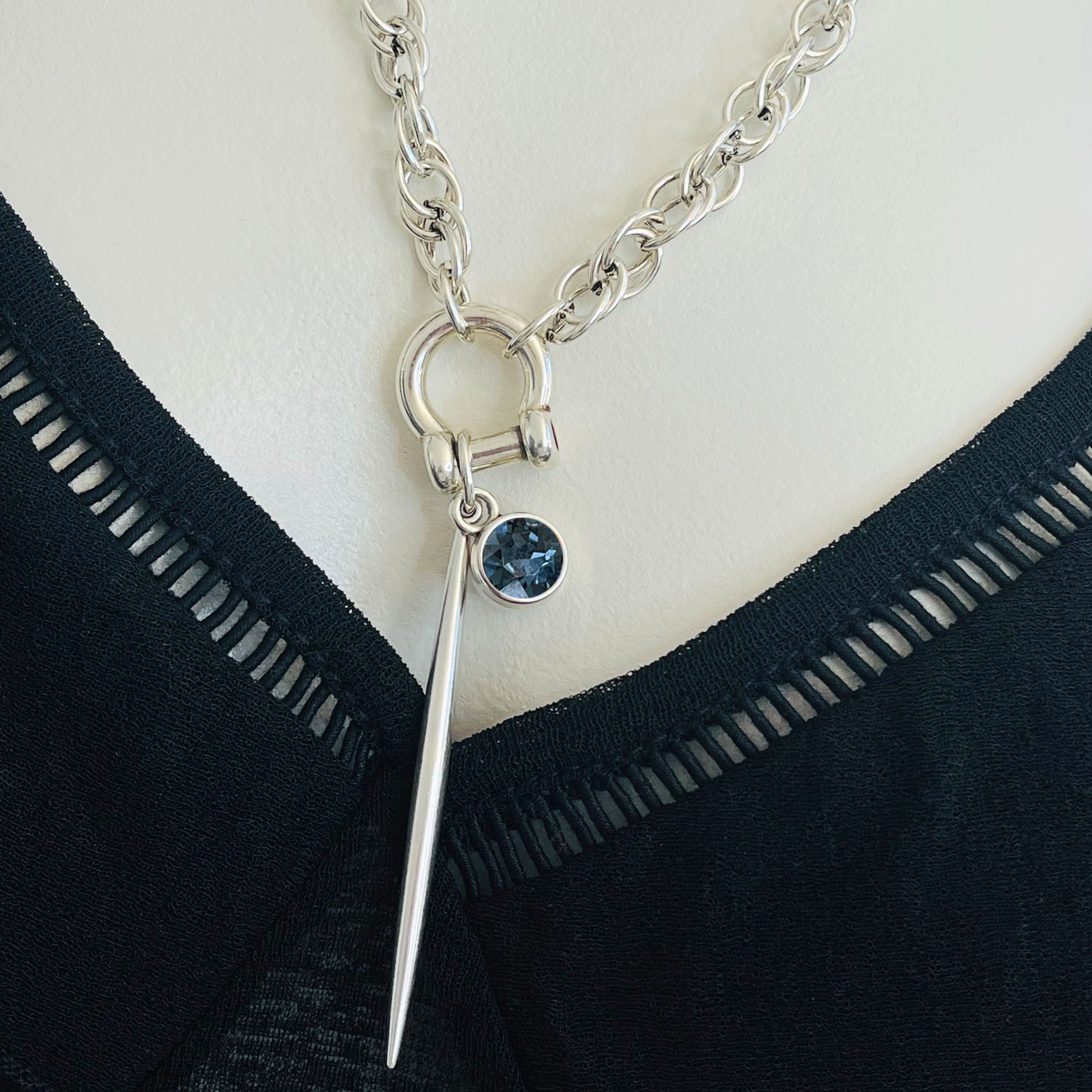 Urbane Silber Halskette mit blauem Swarovski Ronya Blue
