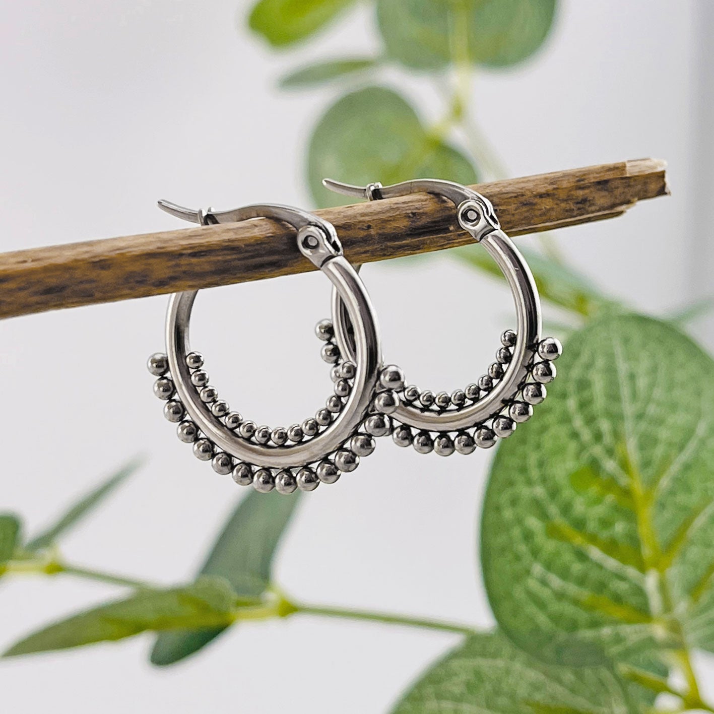 Silberne Boho-Creolen mit Kugeln Festival Look Rosie