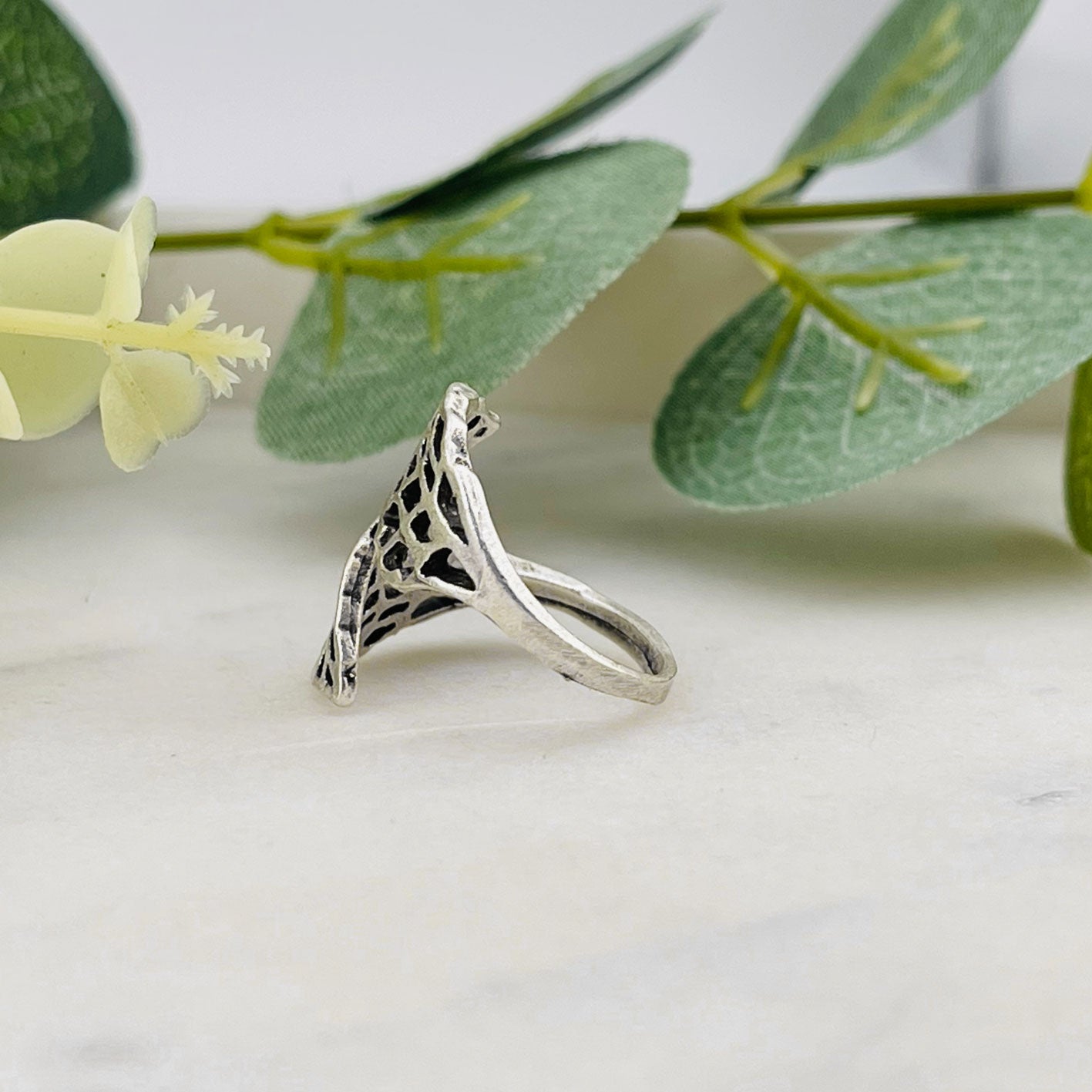 Silberner Fingerring mit Blättern im Boho-Style Elea