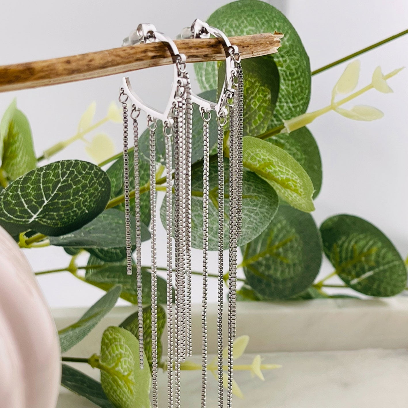 Festival Look Silberohrringe mit langen Ketten-Anhängern Chanty