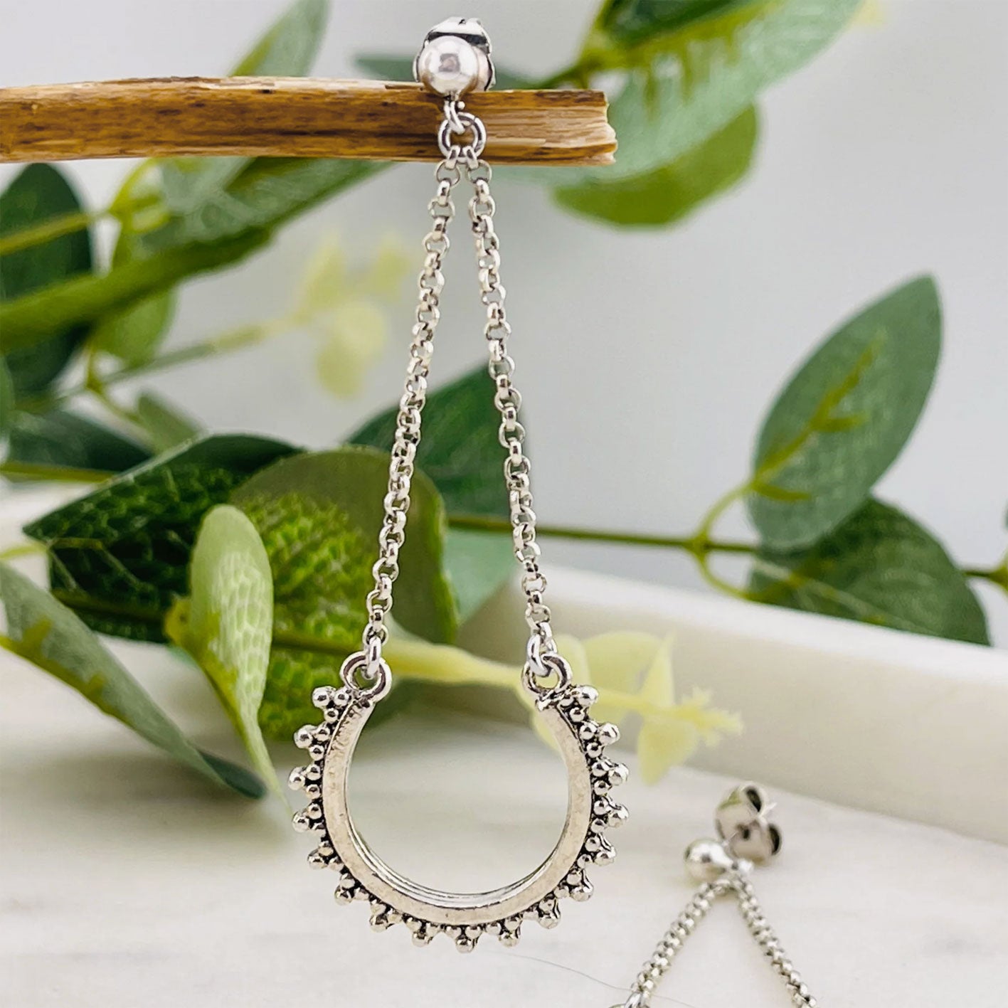Silberohrstecker mit langem Boho-Anhänger Une Ligne Binta