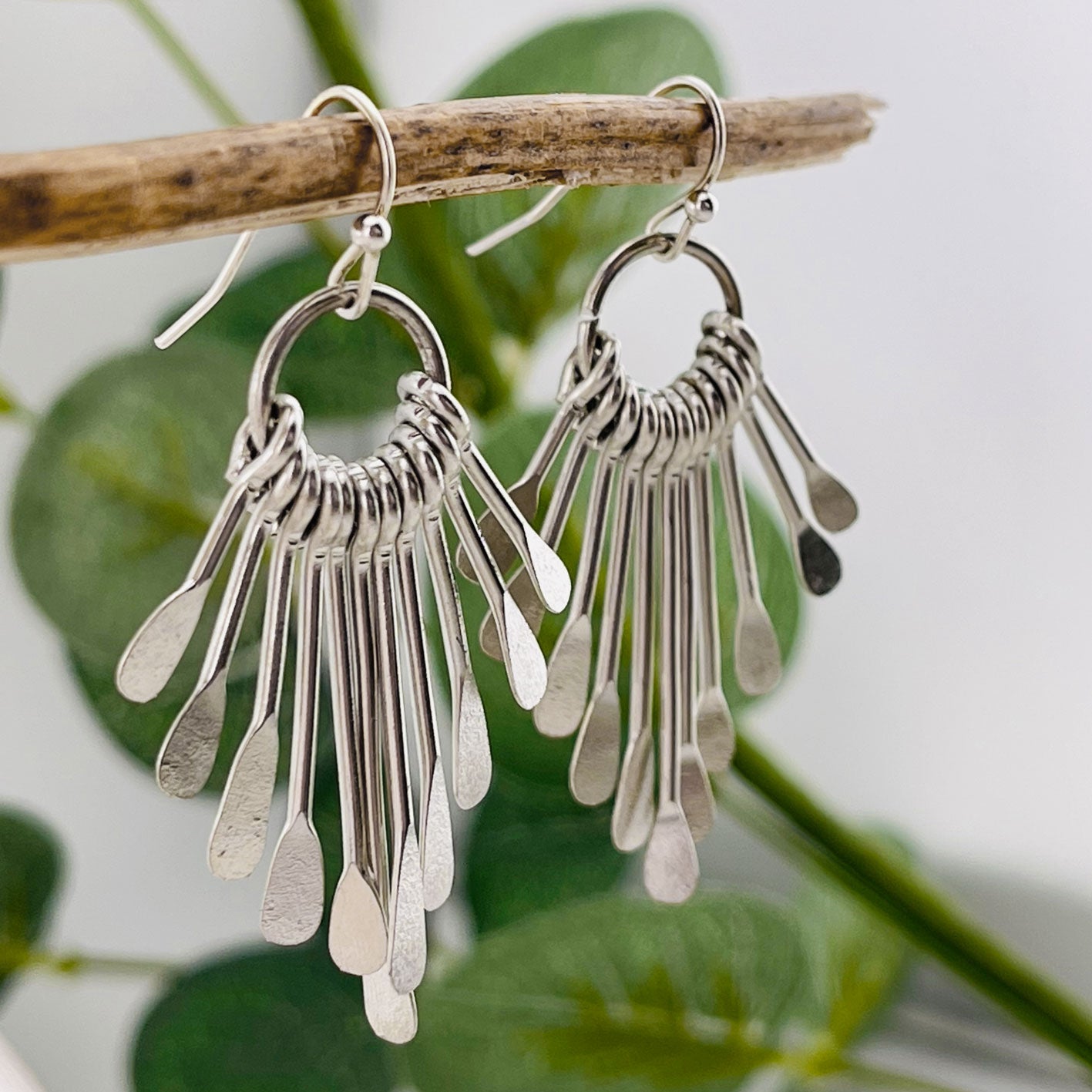 Verspielte Paddel-Fransenohrringe Silber Festival Look Cosico