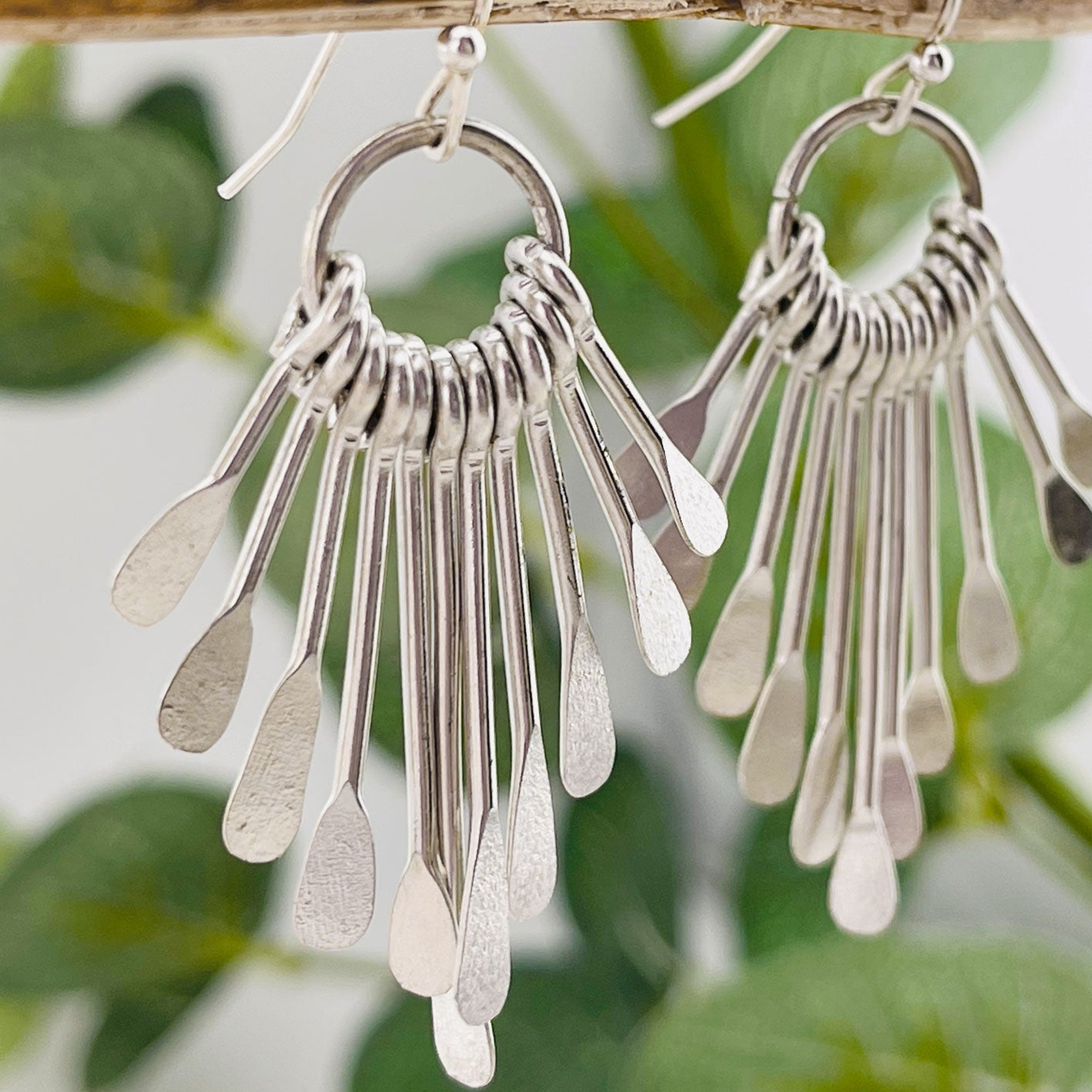 Verspielte Paddel-Fransenohrringe Silber Festival Look Cosico