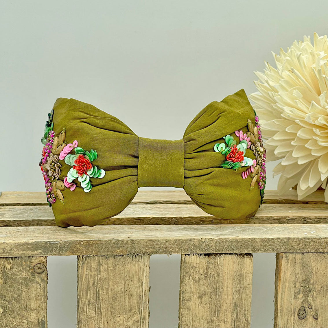 Namjosh Haarreif Olive Flower