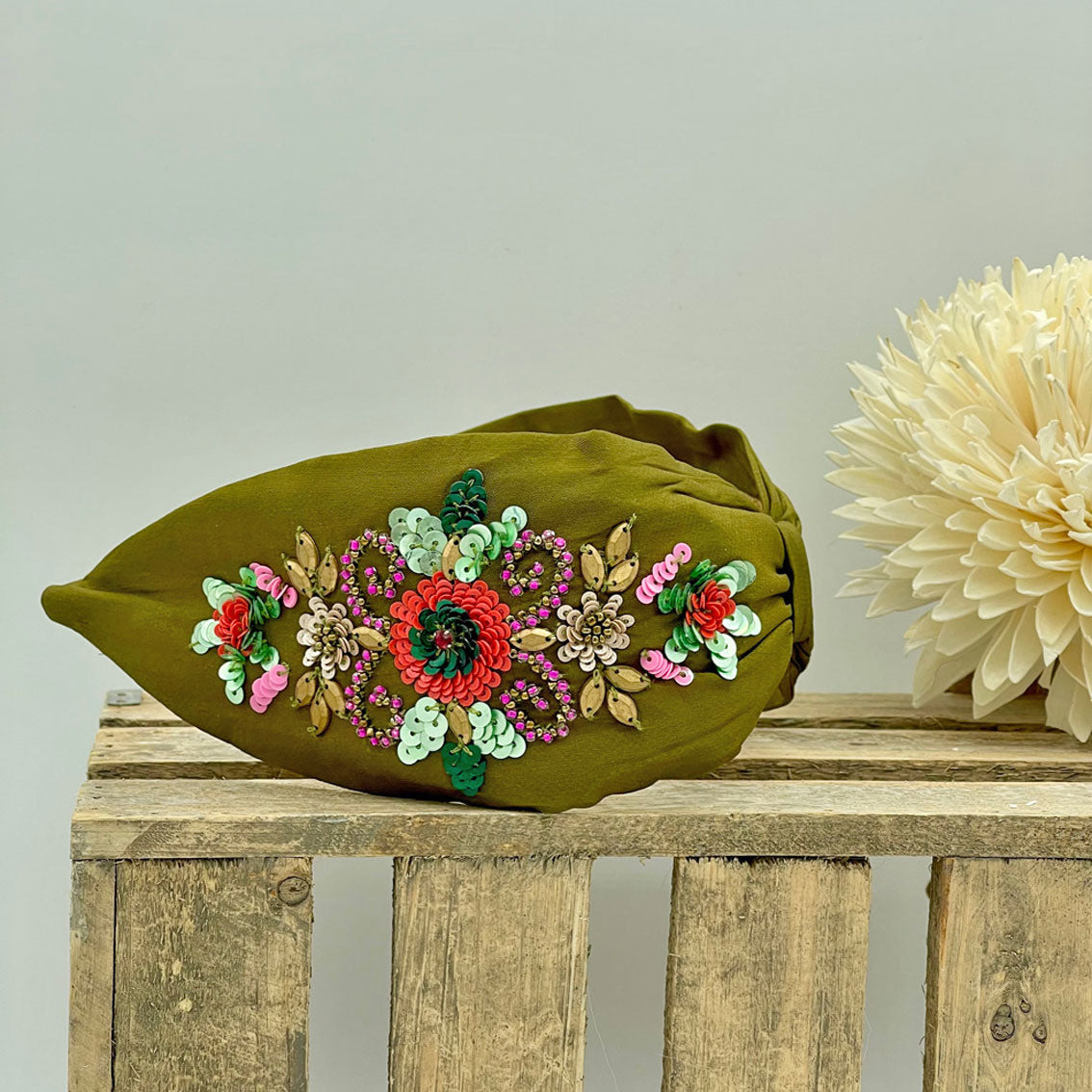 Namjosh Haarreif Olive Flower