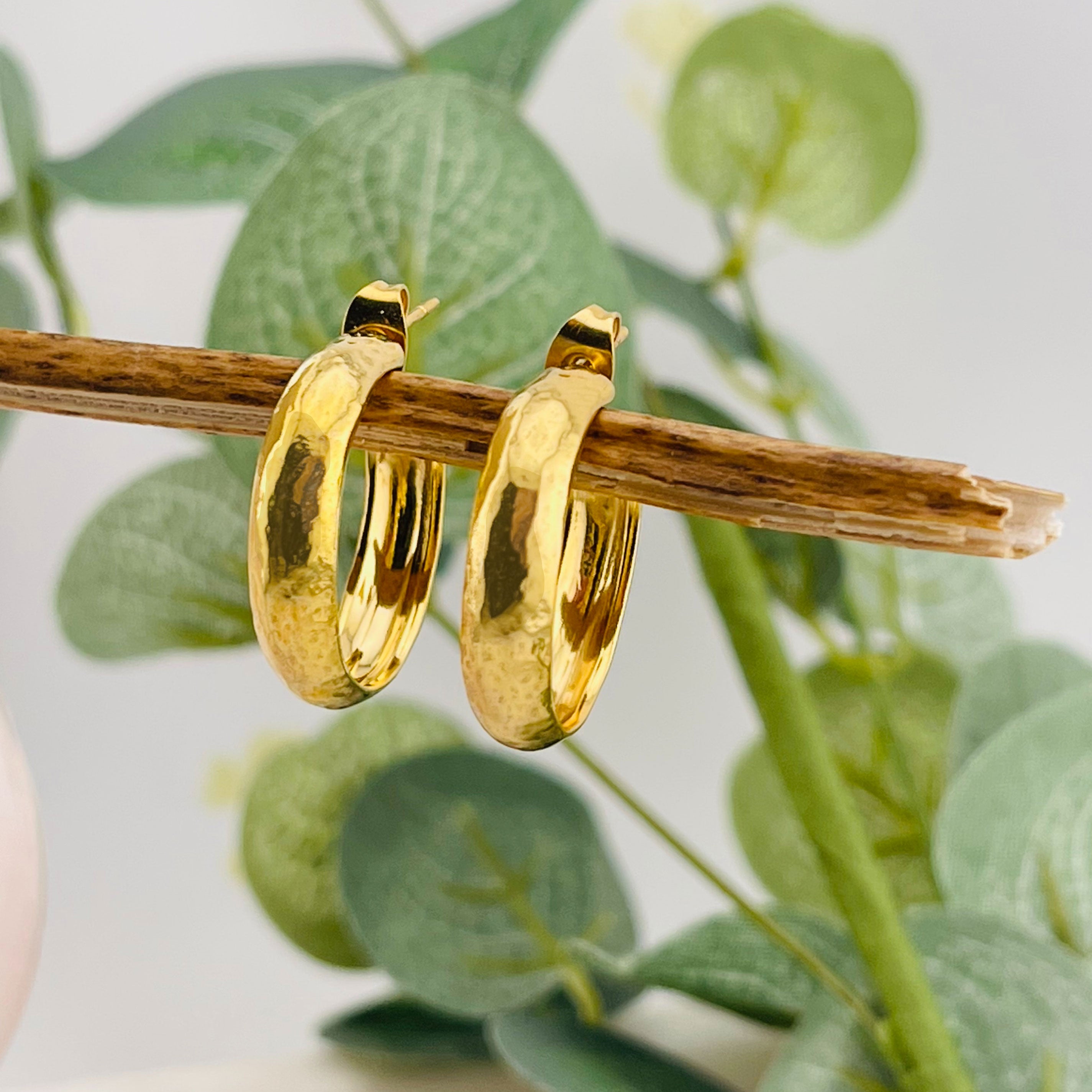 Offene Goldcreolen mit trendigem Design Pink Sand Melodie