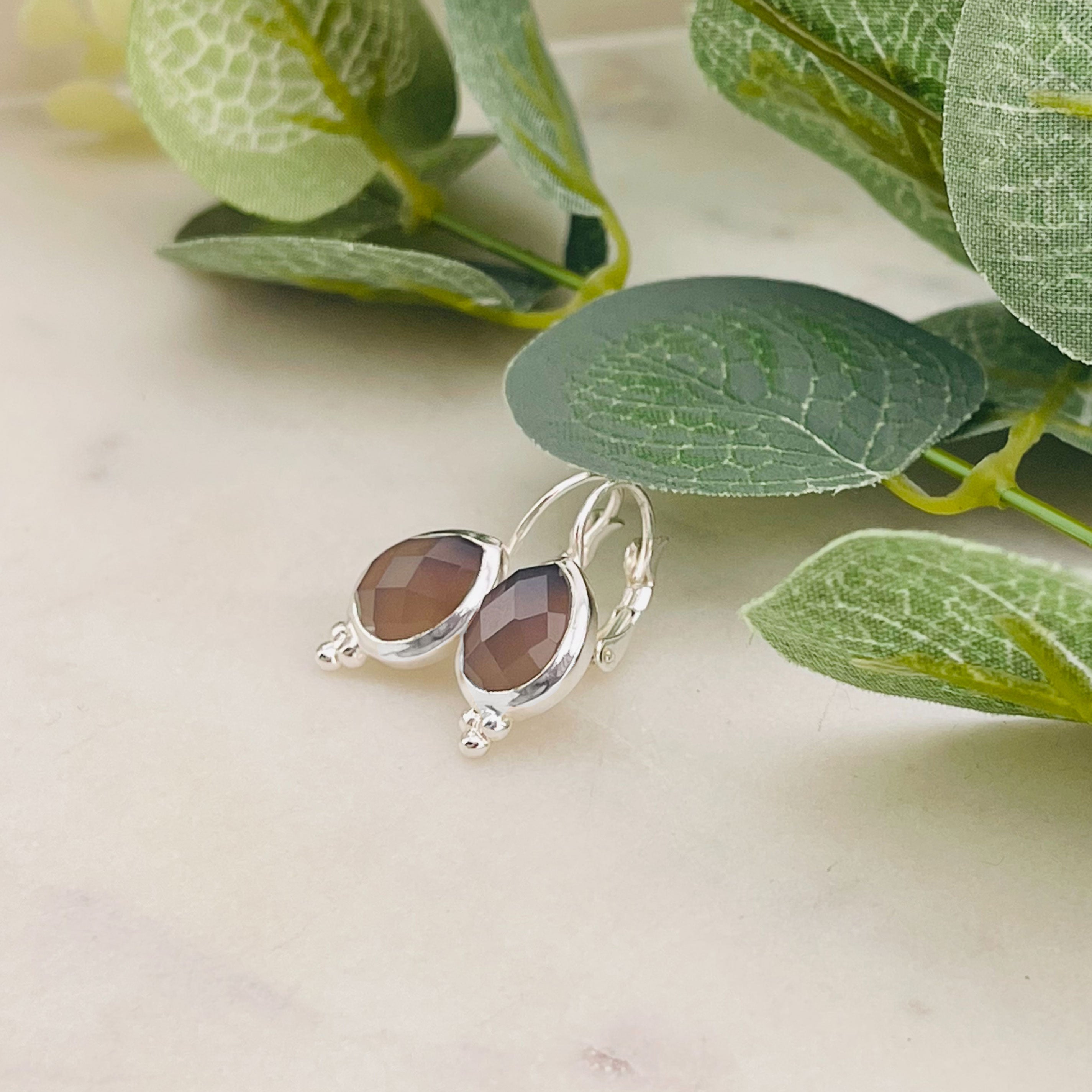 Stilvolle Pink Sand Ohrhänger Silber mit grauem Achat Alara