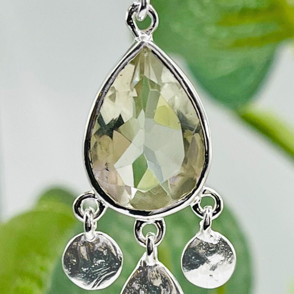 Boho-Chic Silberohrringe mit Anhängerchen und Amethyst Pink Sand Pina