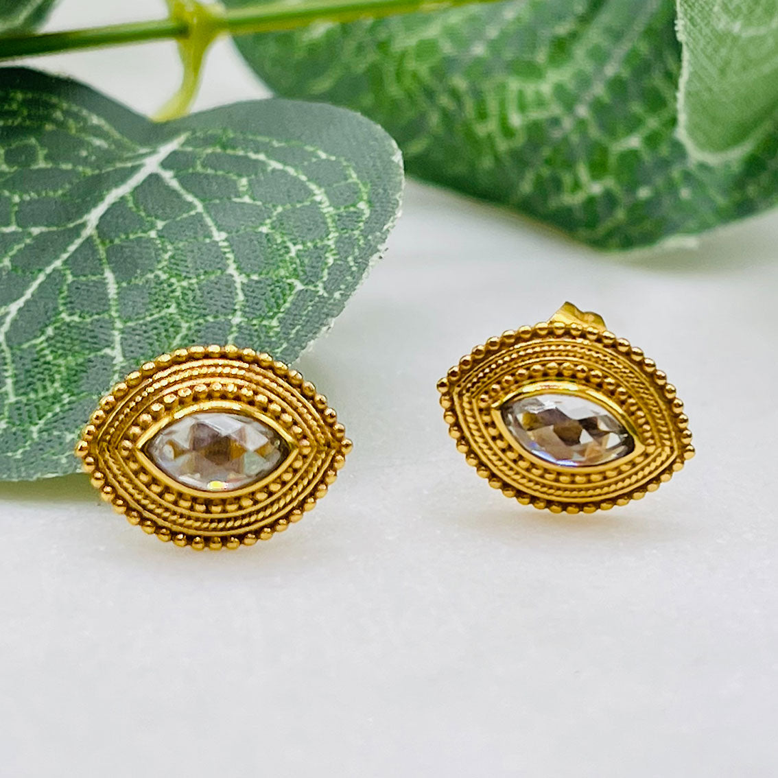 Boho-Vintage Ohrstecker Gold mit klarem Quarz Pink Sand Kivorel