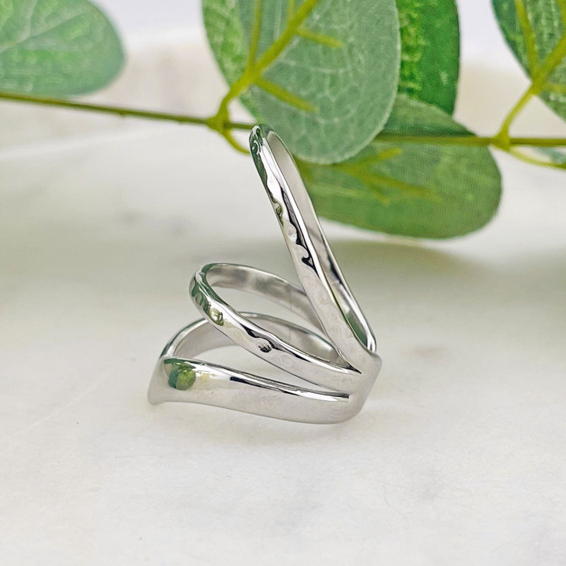 Offener Silberring aus Edelstahl Chevron Design Elva