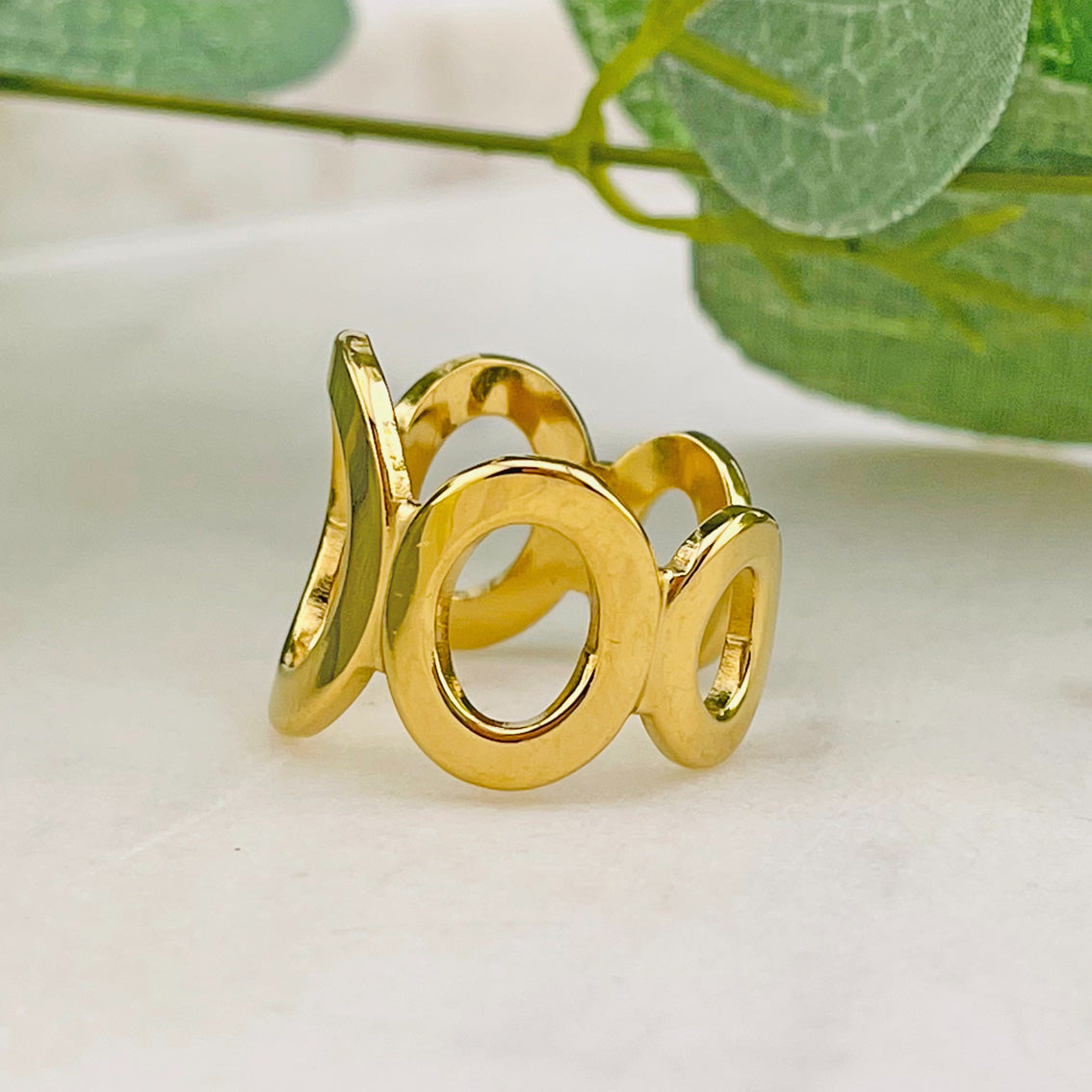 Breiter goldener Designer-Ring aus Edelstahl Rahima