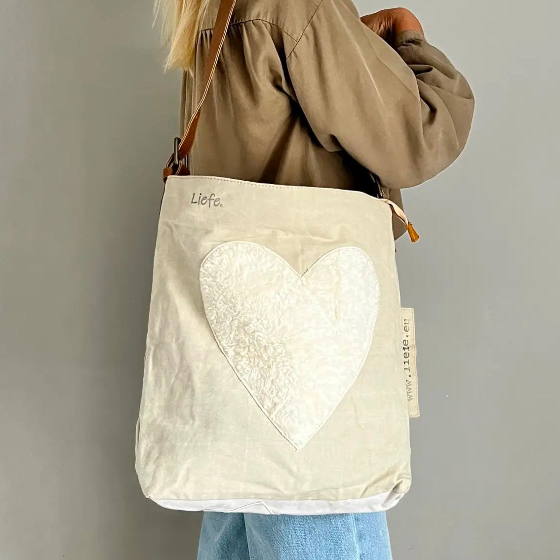 Grosse Baumwolltasche mit weissem Teddy-Herz BucketBag Natalia