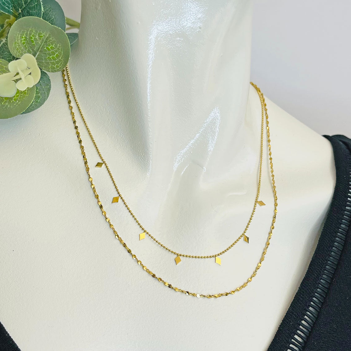 Feine doppelte Halskette Gold mit Rauten und Goldperlen Emeline