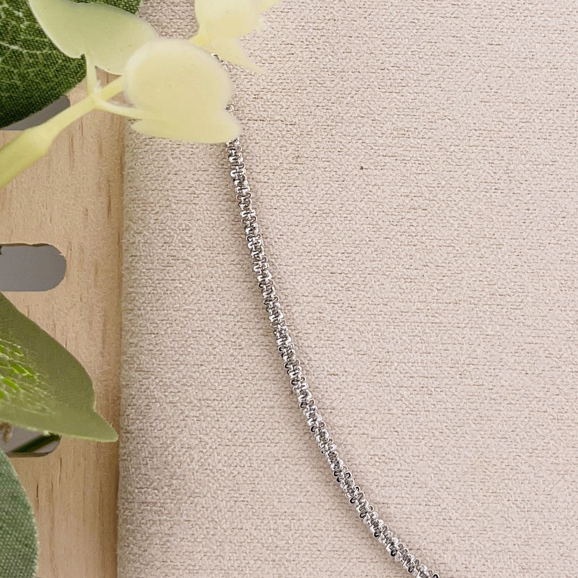 Feine minimalistische Halskette aus echtem Silber Zamanah