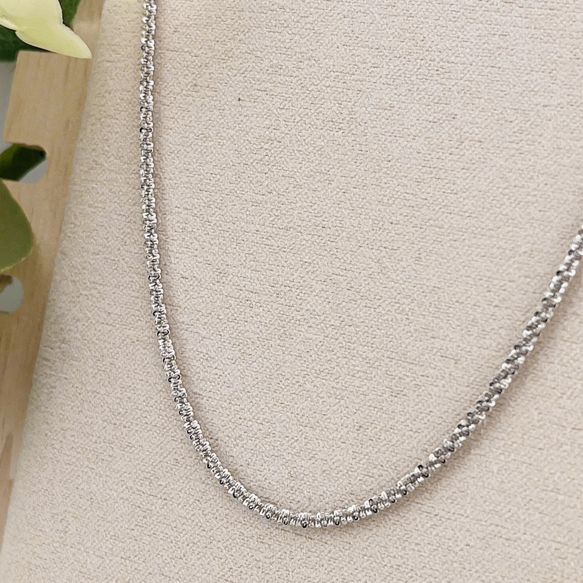 Feine minimalistische Halskette aus echtem Silber Zamanah