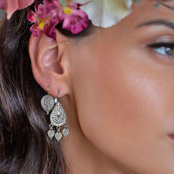Festliche lange Silber Ohrringe Boho Style Pink Sand Olina