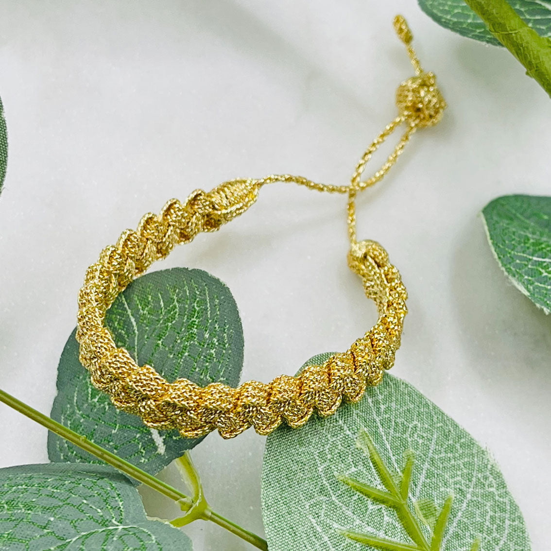 Gewobenes Maayaz-Armband in Gold Johery