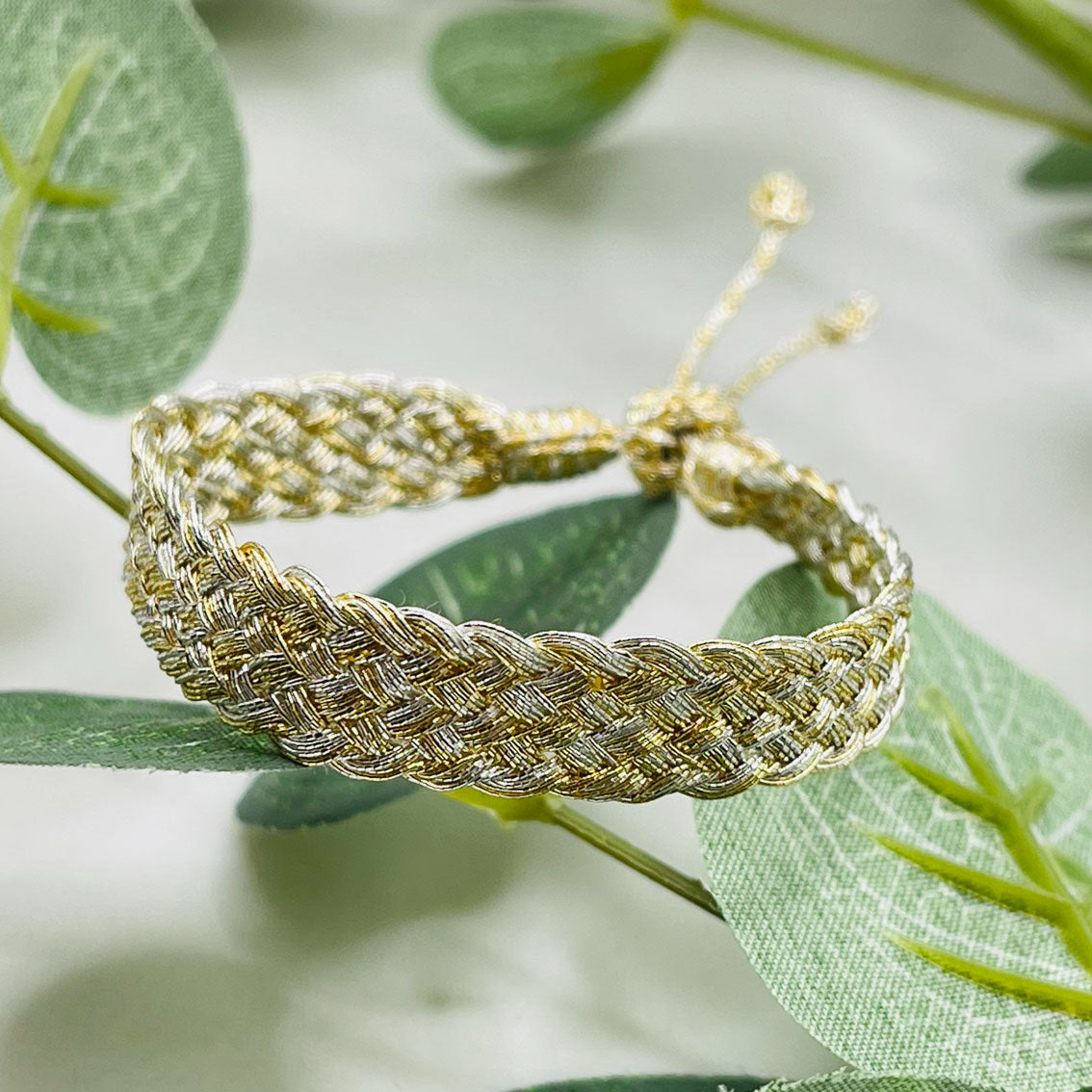 Gewobenes Maayaz-Armband in Gold - Weiss - Schilf Areay