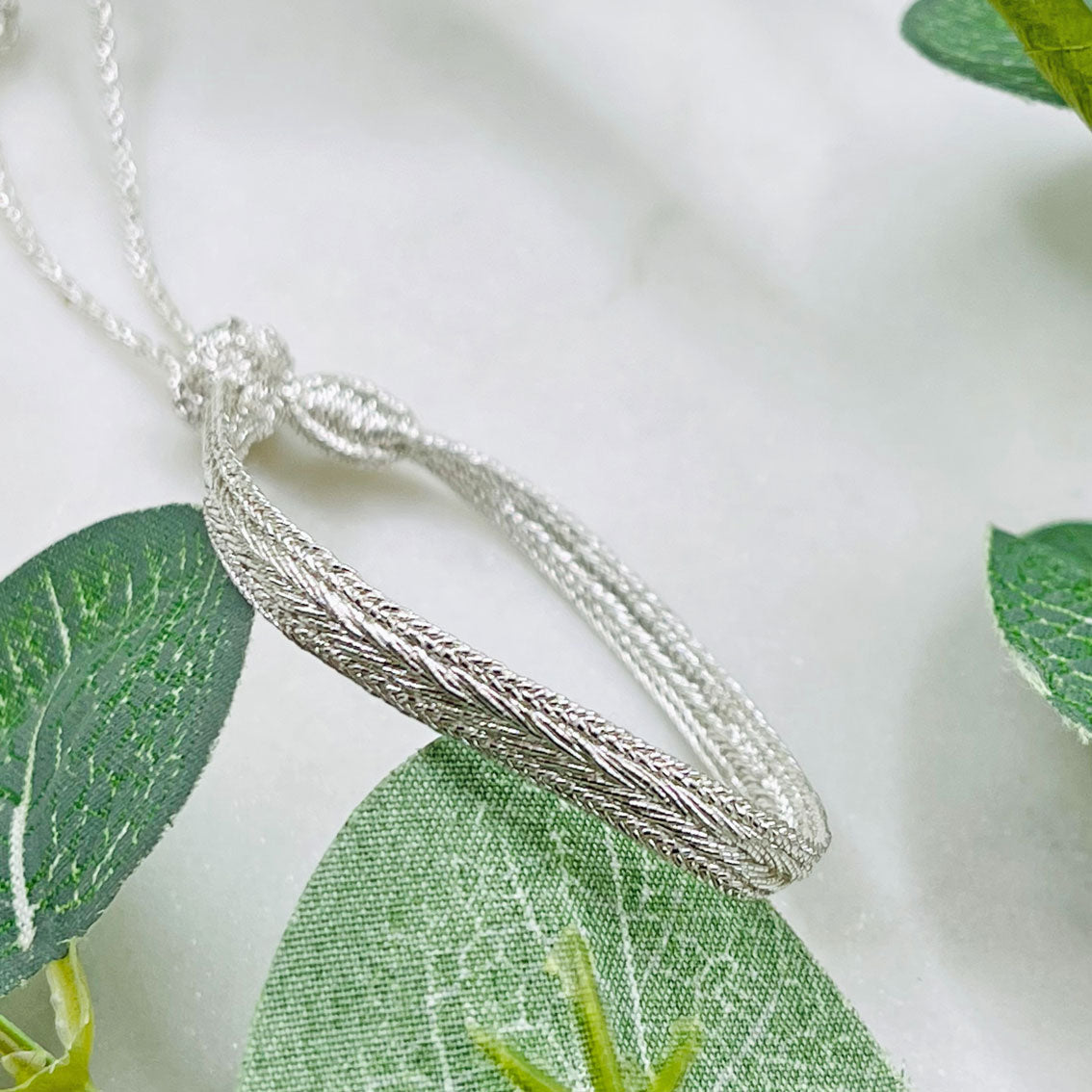 Gewobenes Maayaz-Armband in Silber Aynaray