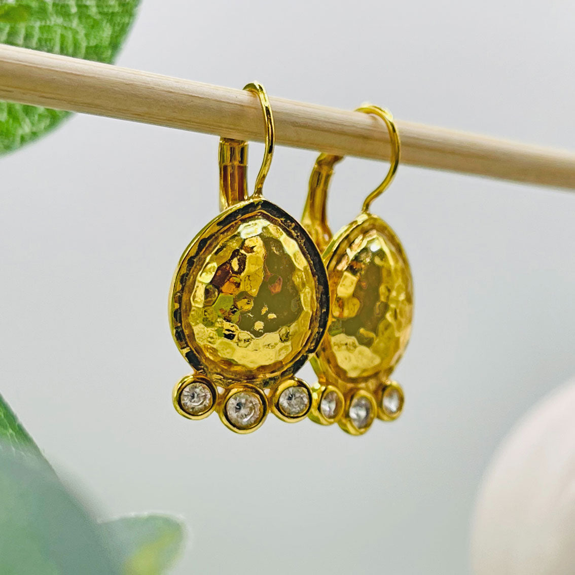 Gold-Ohrringe Boho mit Anhänger und Zirkonia Pink Sand Lenne