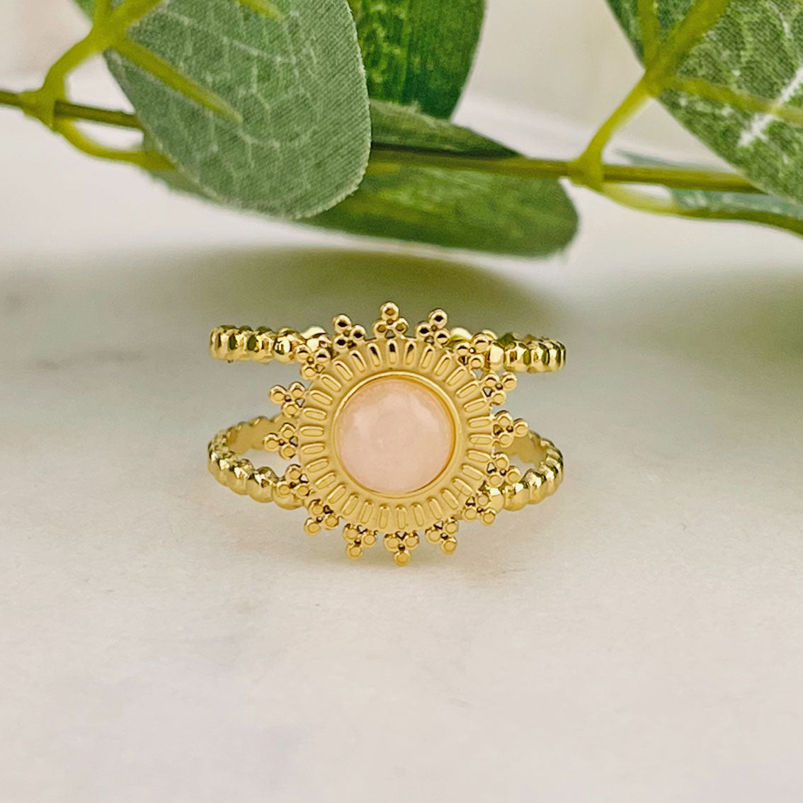 Goldring mit rosé Stein in feinem Sonnen-Design Aulon
