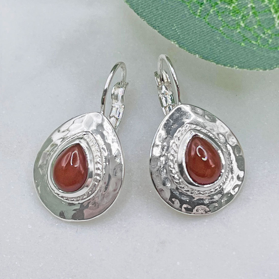 Hängende Silber-Ohrringe mit Chocolate Mondstein Pink Sand Sioré