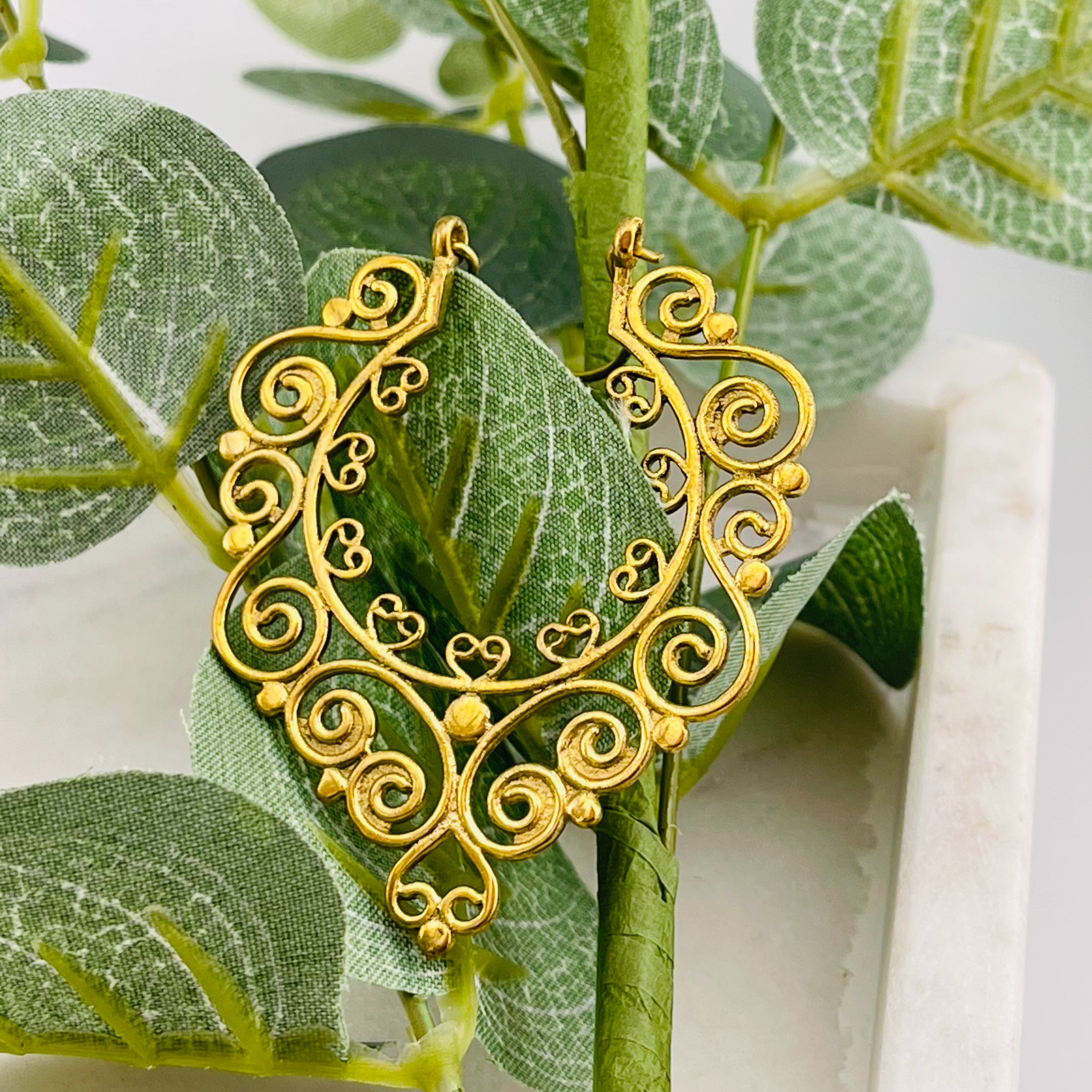 Goldene Hippie-Ohrringe mit orientalischem Boho Design Hanako