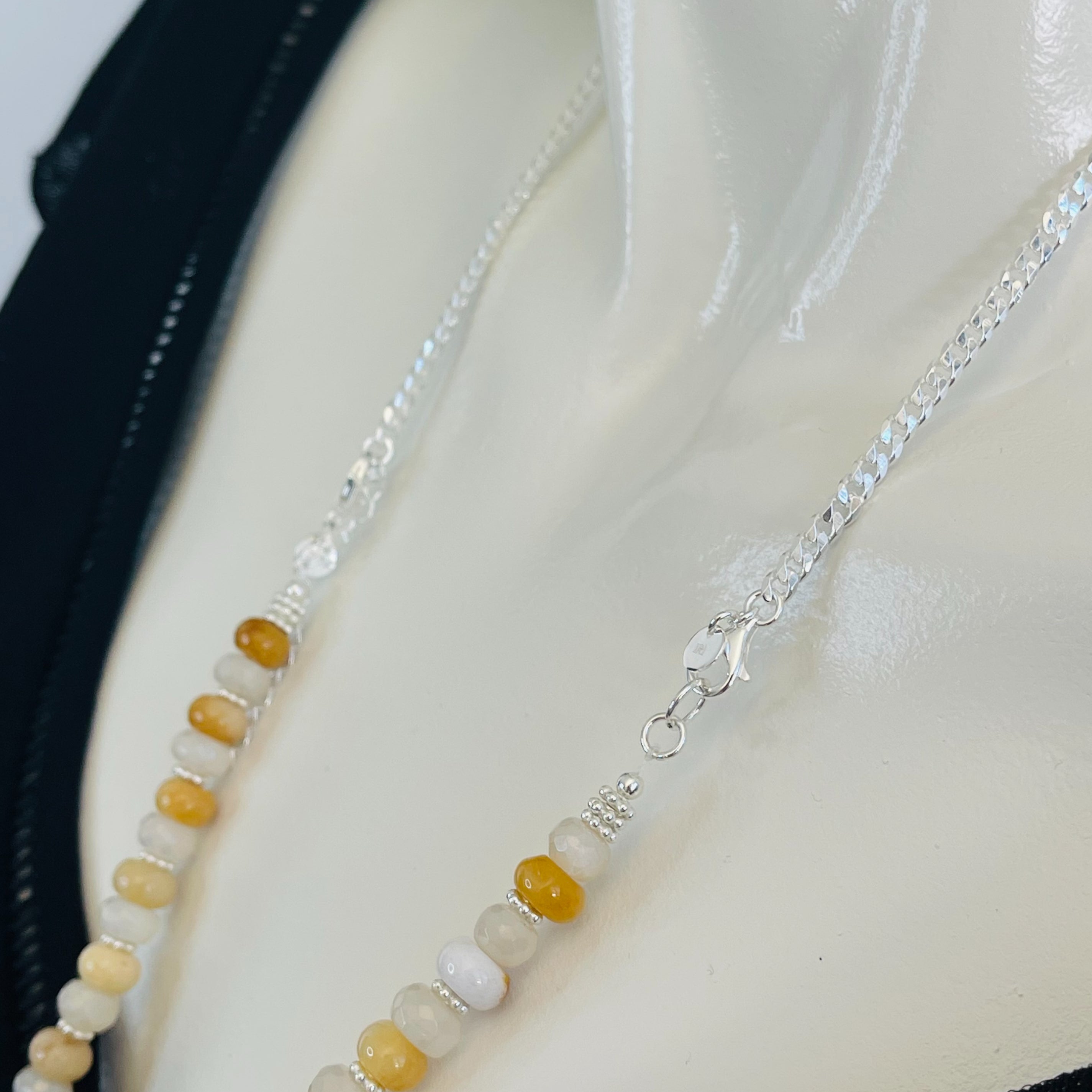 Zweiteiliges Silberketten-Set mit Steinperlen Foster
