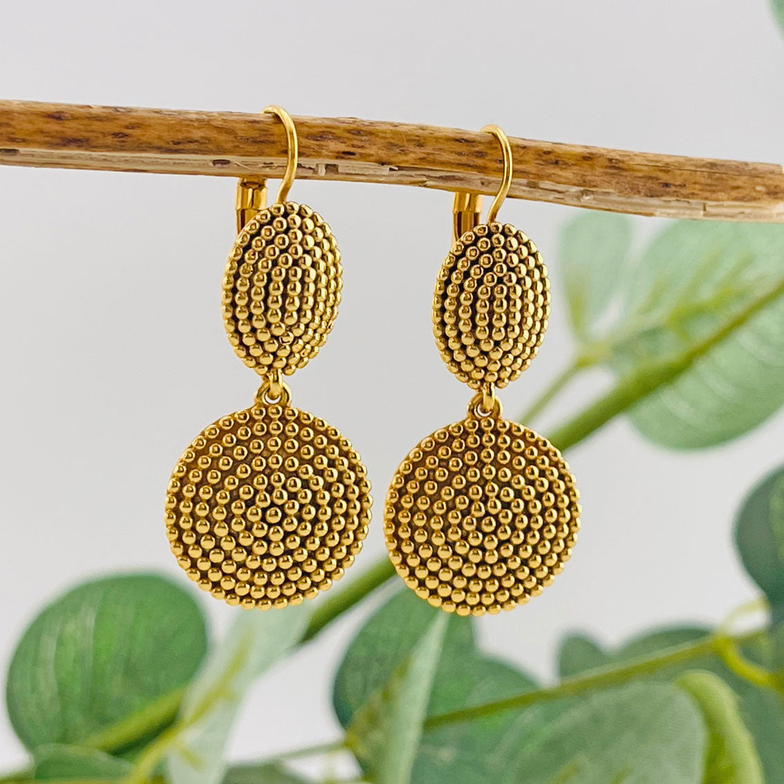 Lange goldene Ohrhänger Boho Style mit Kugeln Pink Sand Wiara