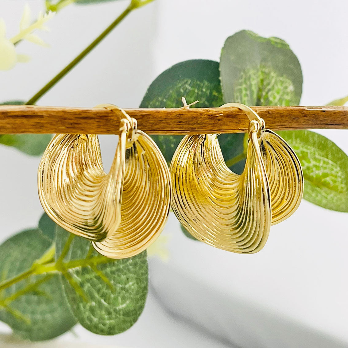 Organisch geformte Goldohrringe 18 K Gold filled Assenay