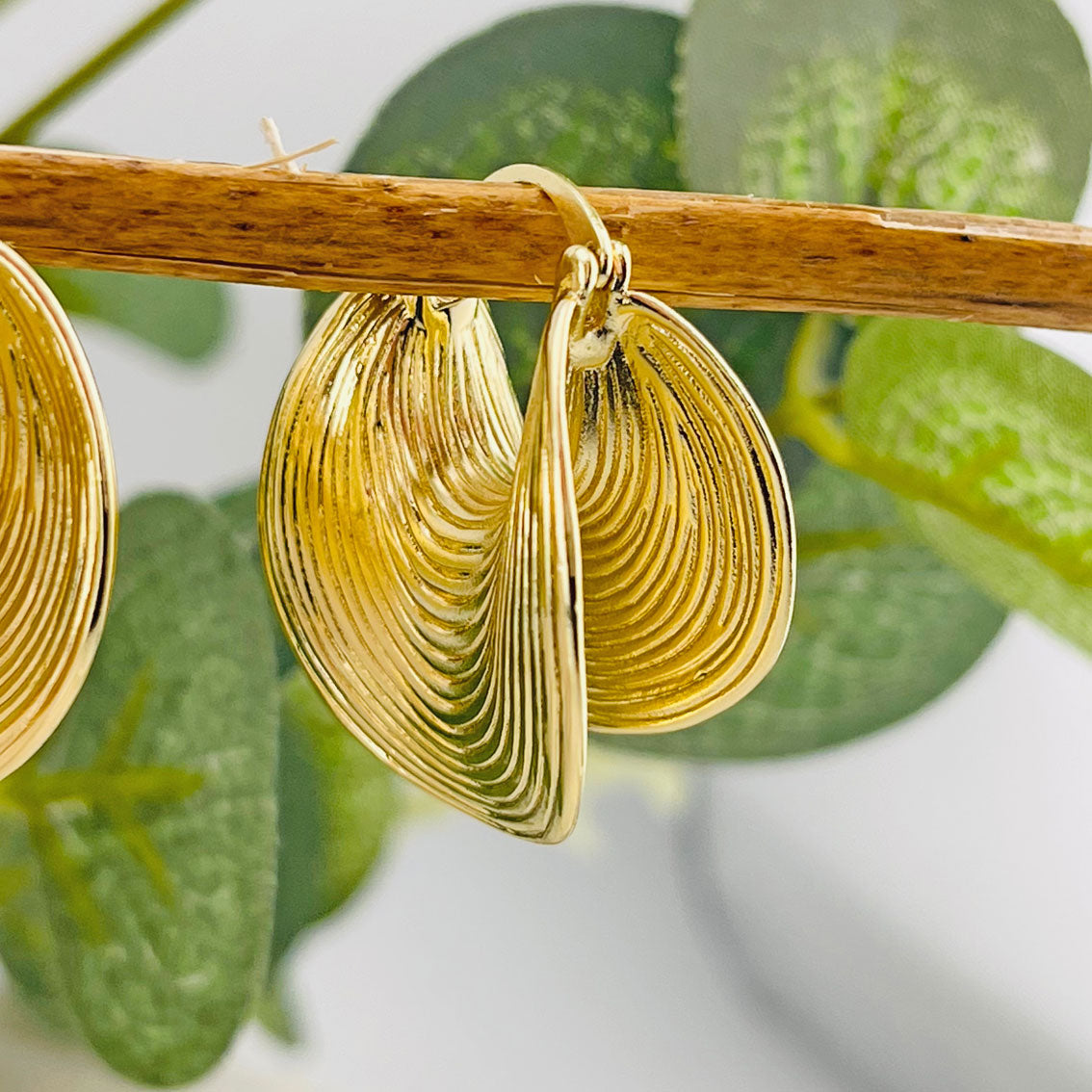 Organisch geformte Goldohrringe 18 K Gold filled Assenay