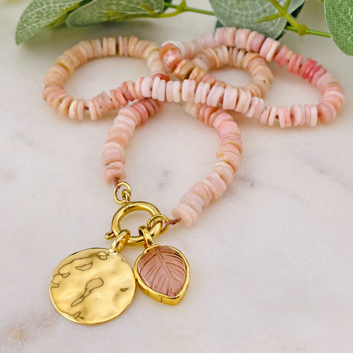 Pink Sand Halskette mit Rosa Opal-Steinen und Goldanhänger Sirosa