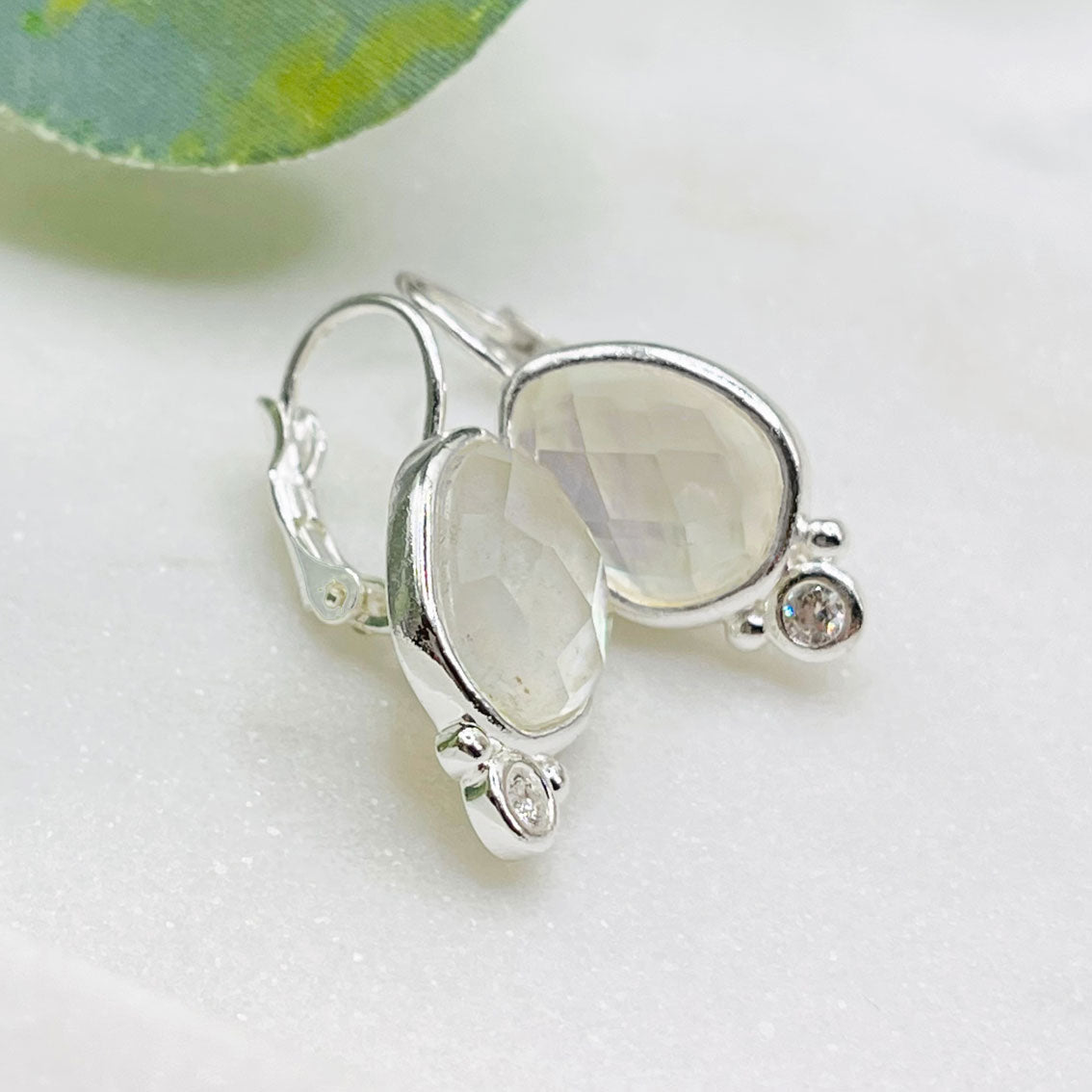 Stilvolle Vintage Silber Ohrhänger mit Milchquarz Pink Sand Saint