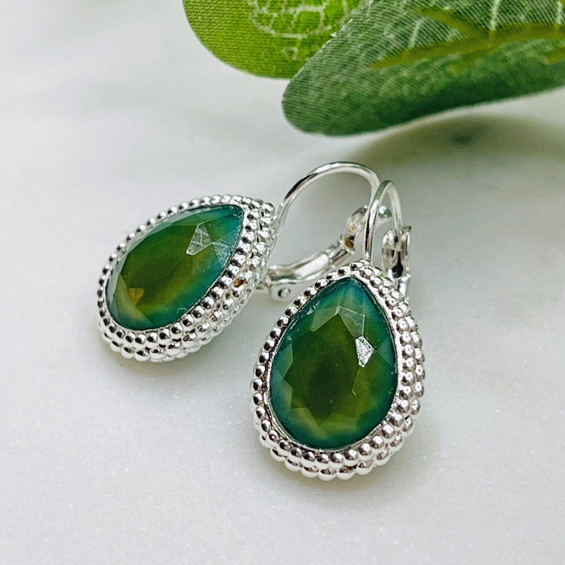 Vintage Silber-Ohrhänger mit grünem Jade Stein Pink Sand