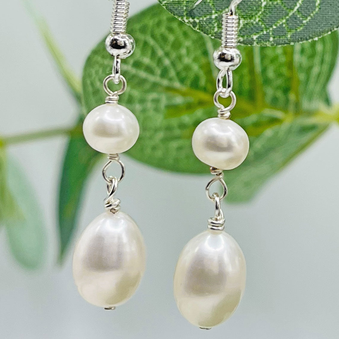 Zarte Silberohrhänger mit Süsswasserperlen-Anhänger Mesnil